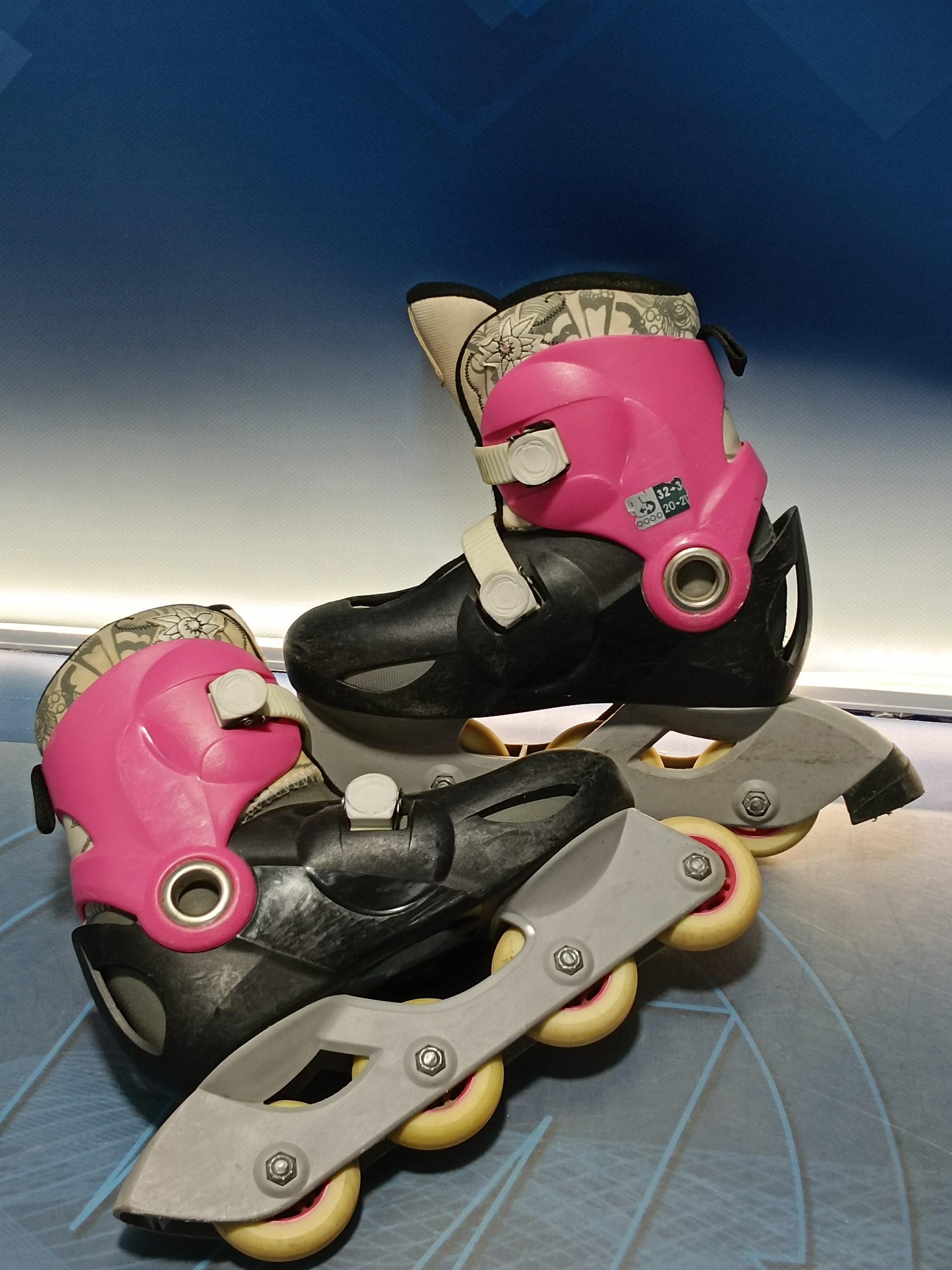 Lote dos pares de patines en linea infantil talla 26/28 (azul) y 30/32  (rosa) oxelo - VendeloAmazing
