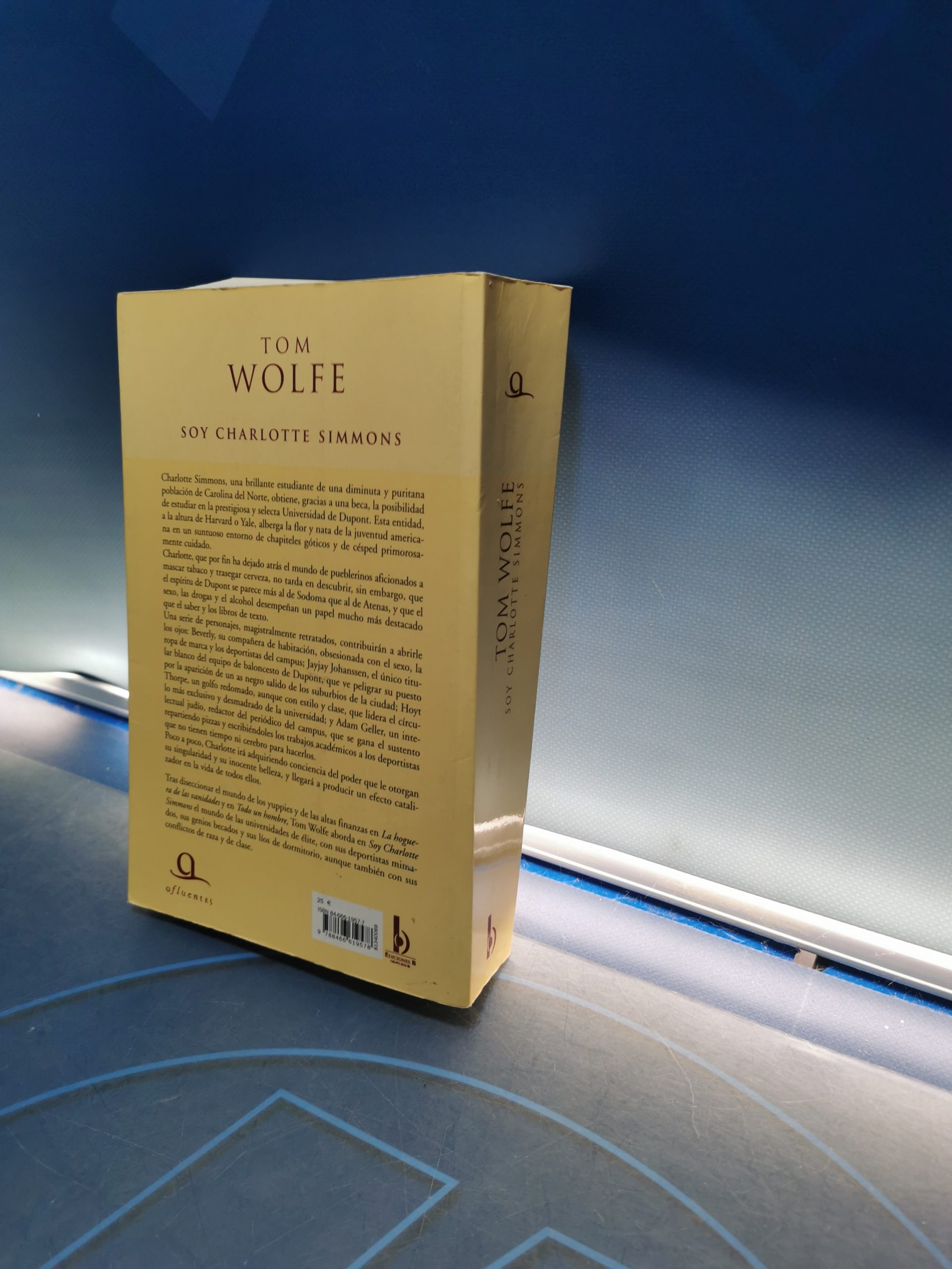 IMG_20230301_192407 Libro TOM WOLFE - SOY CHARLOTTE SIMMONS - Imagen 3