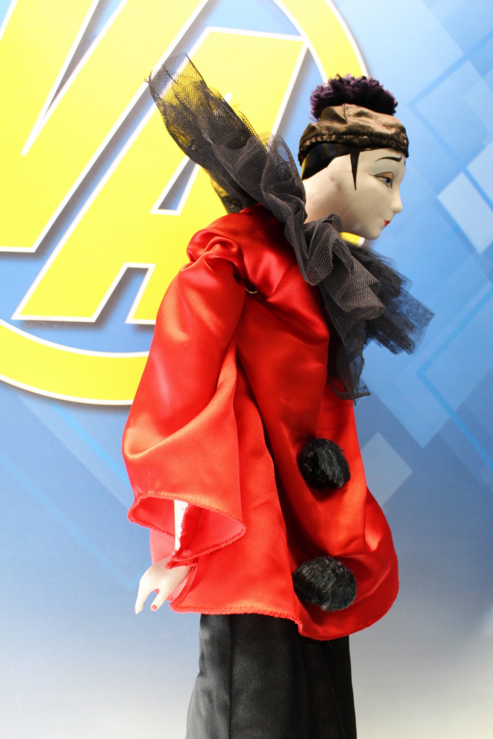 IMG_4941 Gran Arlequín decorativo, con cabeza, brazos y piernas de porcelana biscuit. - Imagen 5