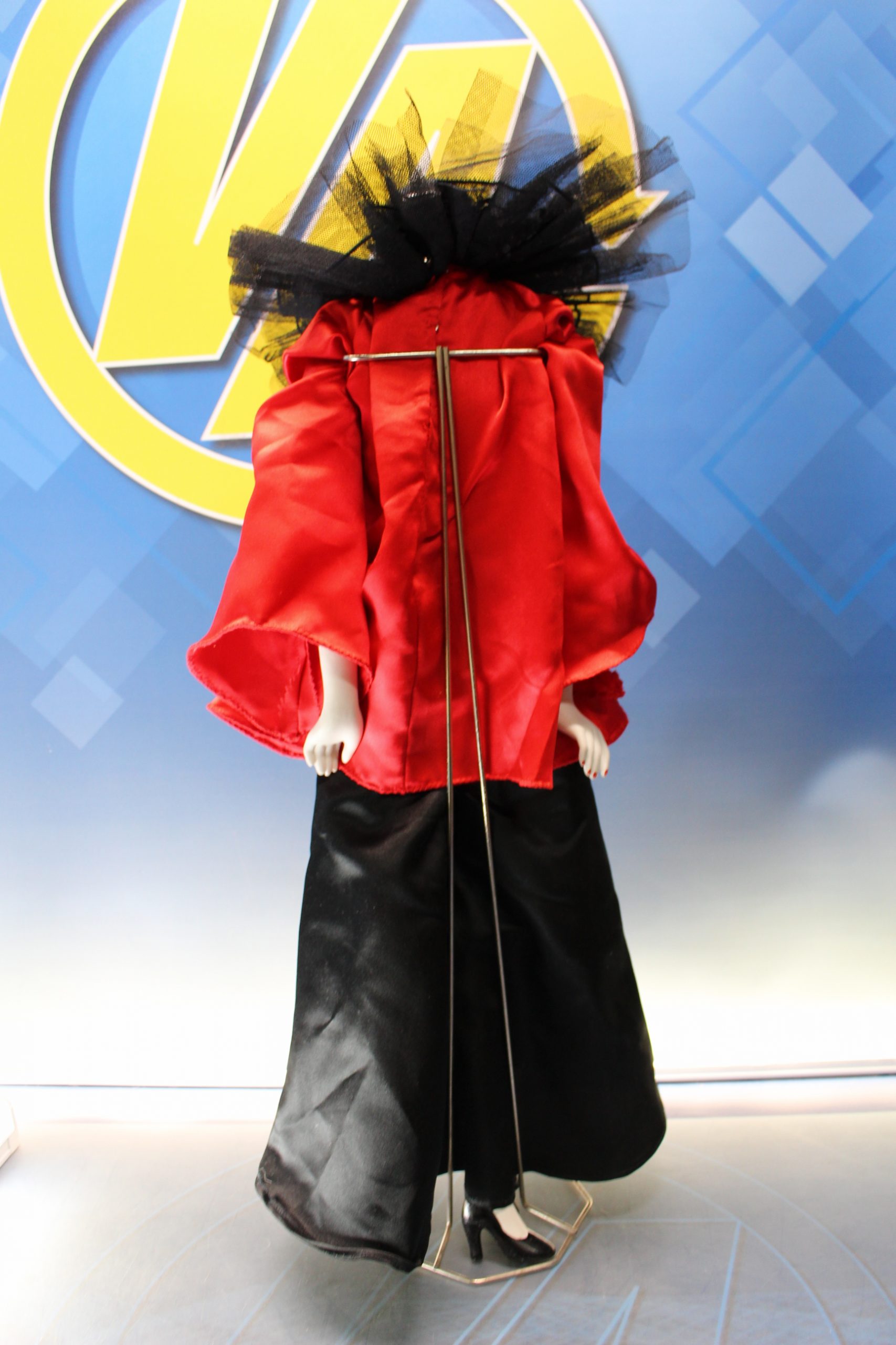 IMG_4943 Gran Arlequín decorativo, con cabeza, brazos y piernas de porcelana biscuit. - Imagen 3