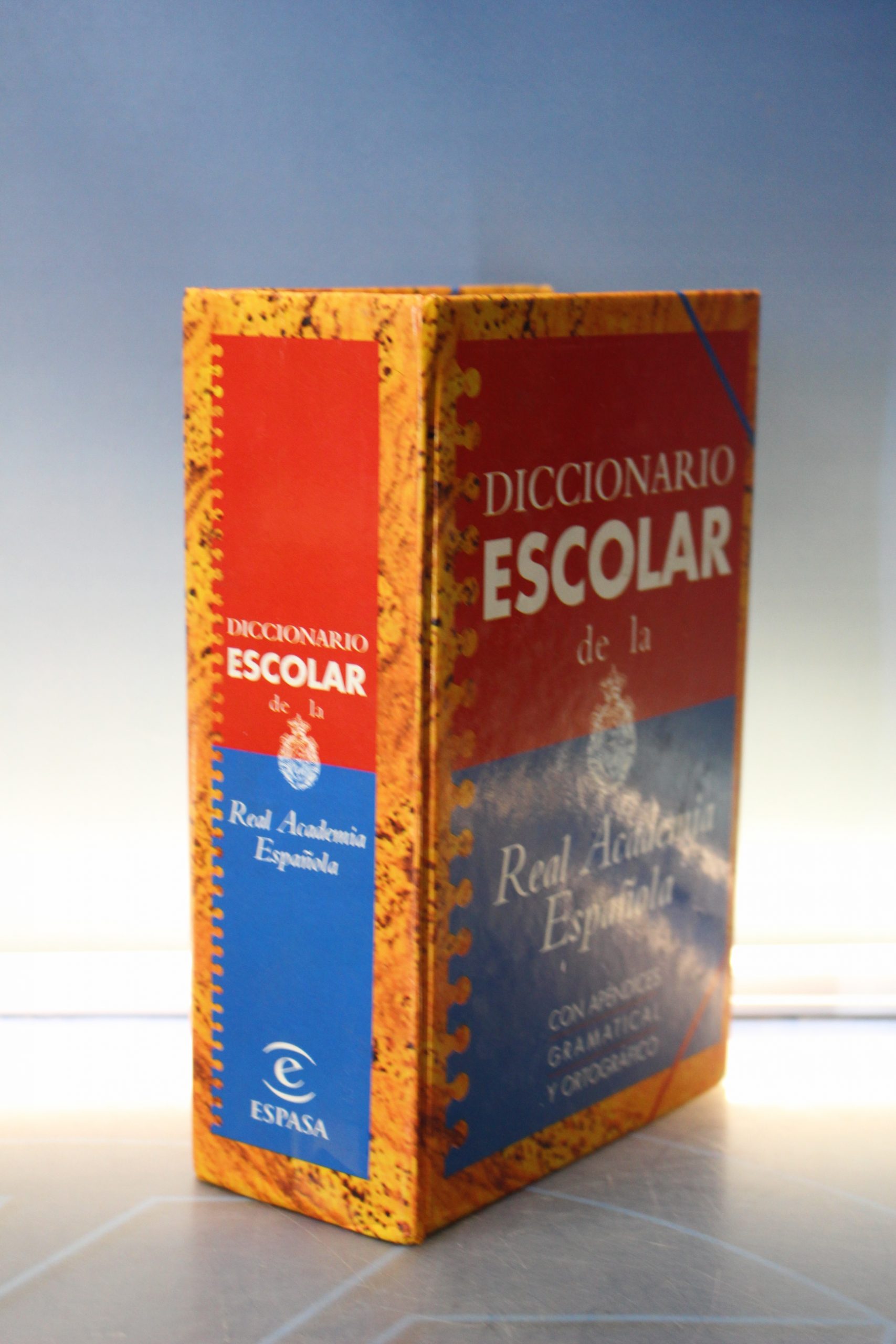 IMG_9006 Diccionario Escolar de la Real Academia Española. Espasa Calpe, 1996. - Imagen 2