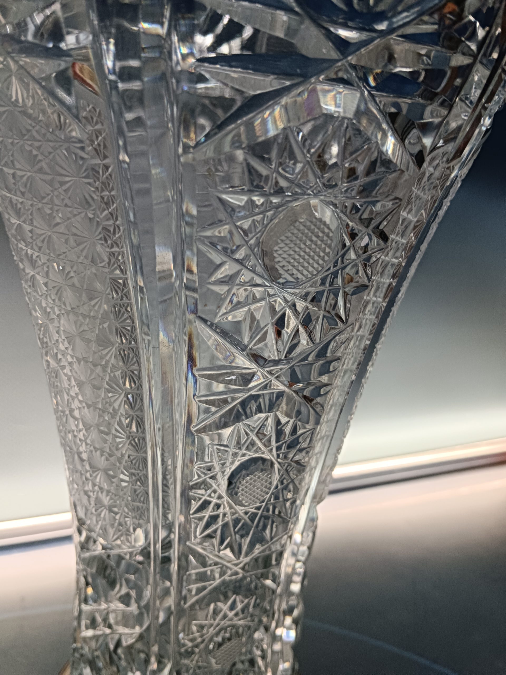 JARRÓN, CENTRO MESA, CRISTAL de BOHEMIA, TALLADO, BASE de PLATA , altura 27 cm - Imagen 3