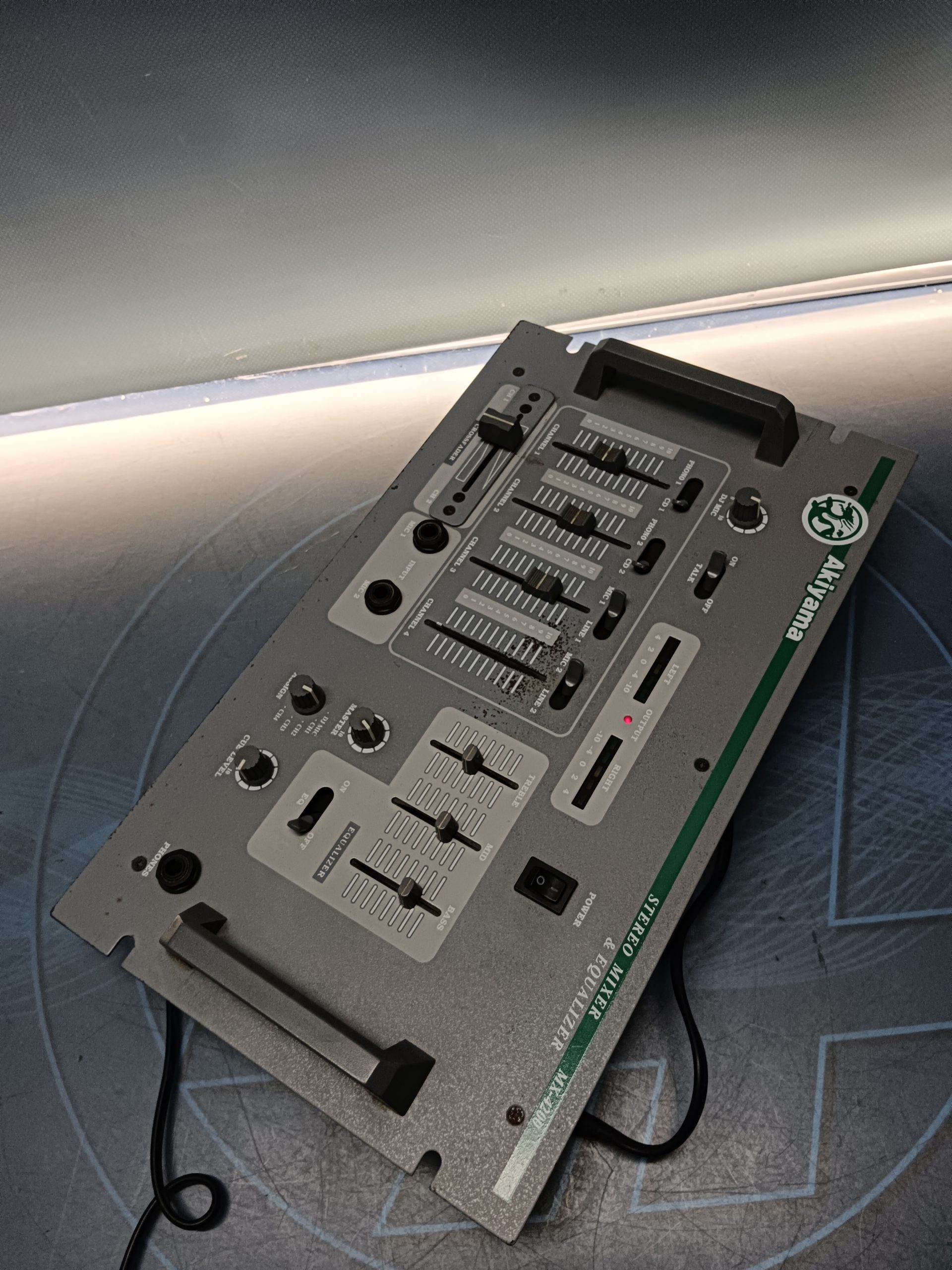 IMG_20240909_164107 Mesa akiyama stereo mixer & equalizer  mx-4200 - Imagen 7