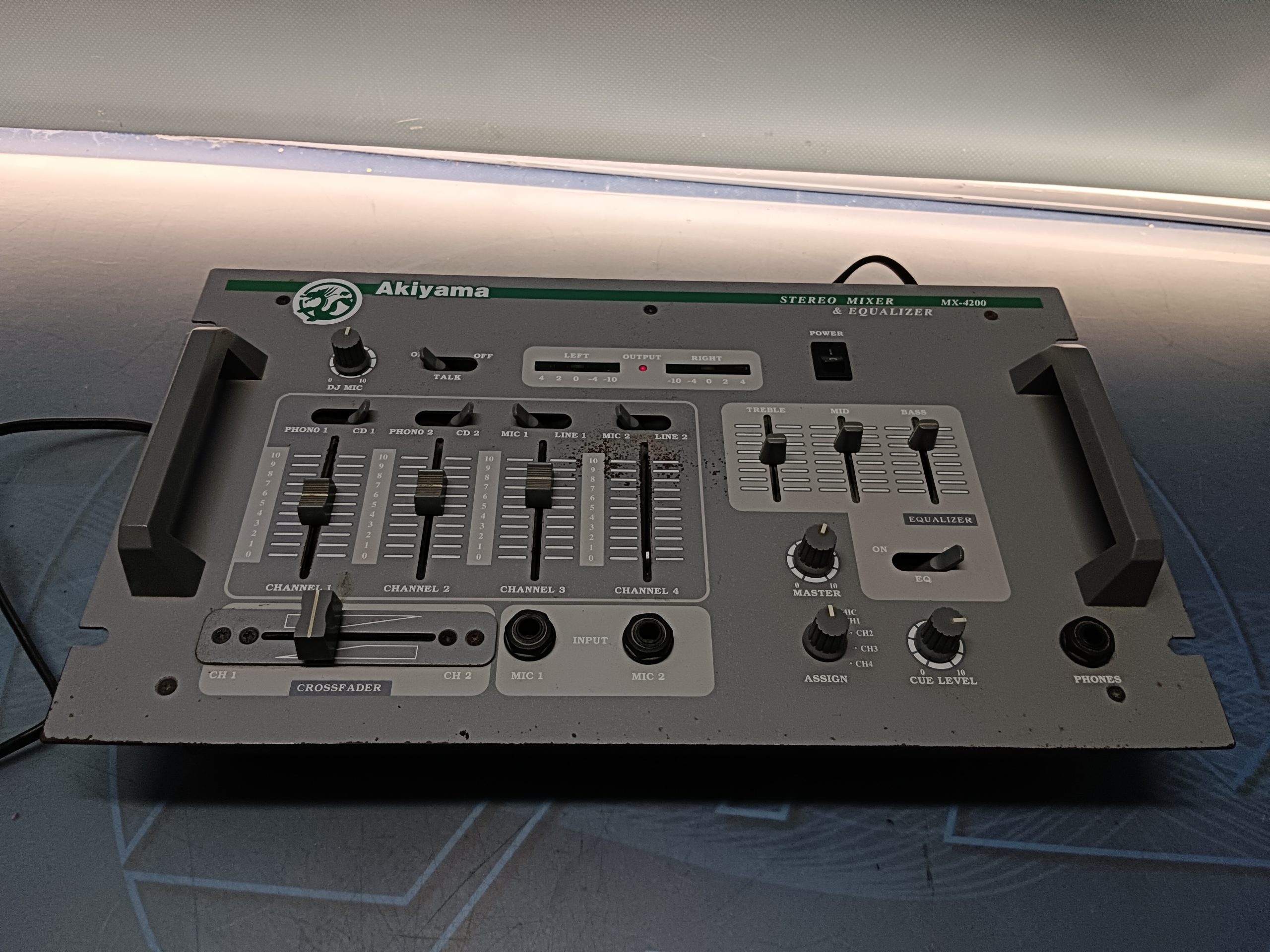 IMG_20240909_164111 Mesa akiyama stereo mixer & equalizer  mx-4200 - Imagen 6