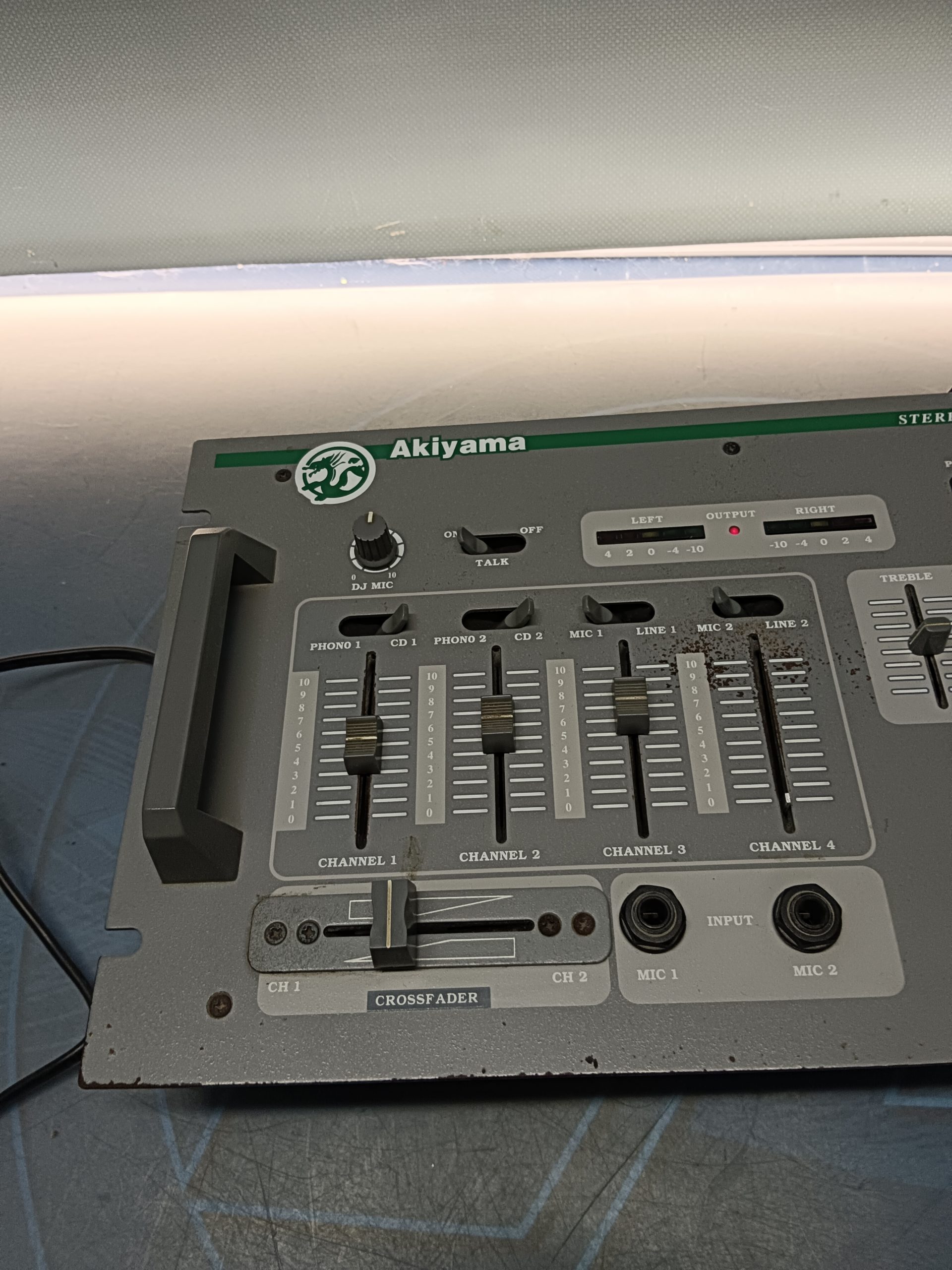 IMG_20240909_164141 Mesa akiyama stereo mixer & equalizer  mx-4200 - Imagen 4