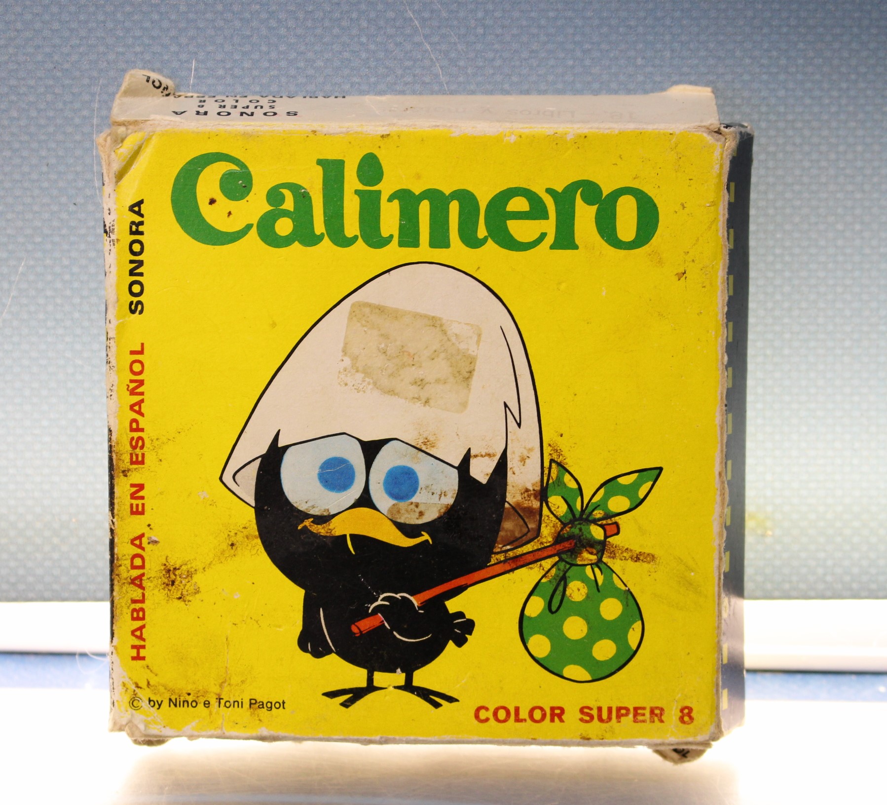 Película Color Super 8 mm. Calimero. Sonora, español.