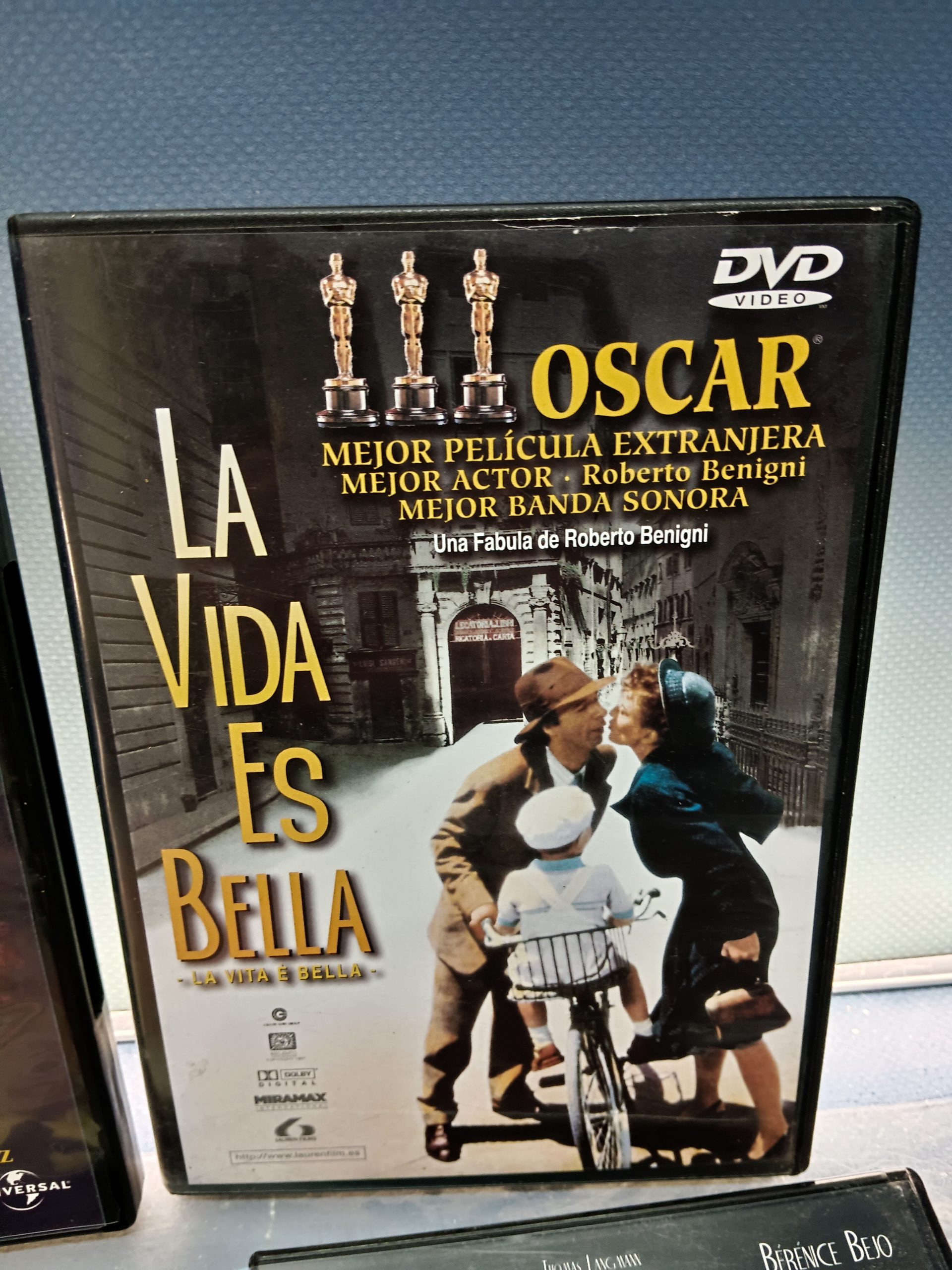 IMG_20241211_151152 DVD 4 películas románticas u optimistas LA VIDA ES BELLA - ARTIST - LA BODA DEL MONZON - SHAKESPEARE IN LOVE - Imagen 3