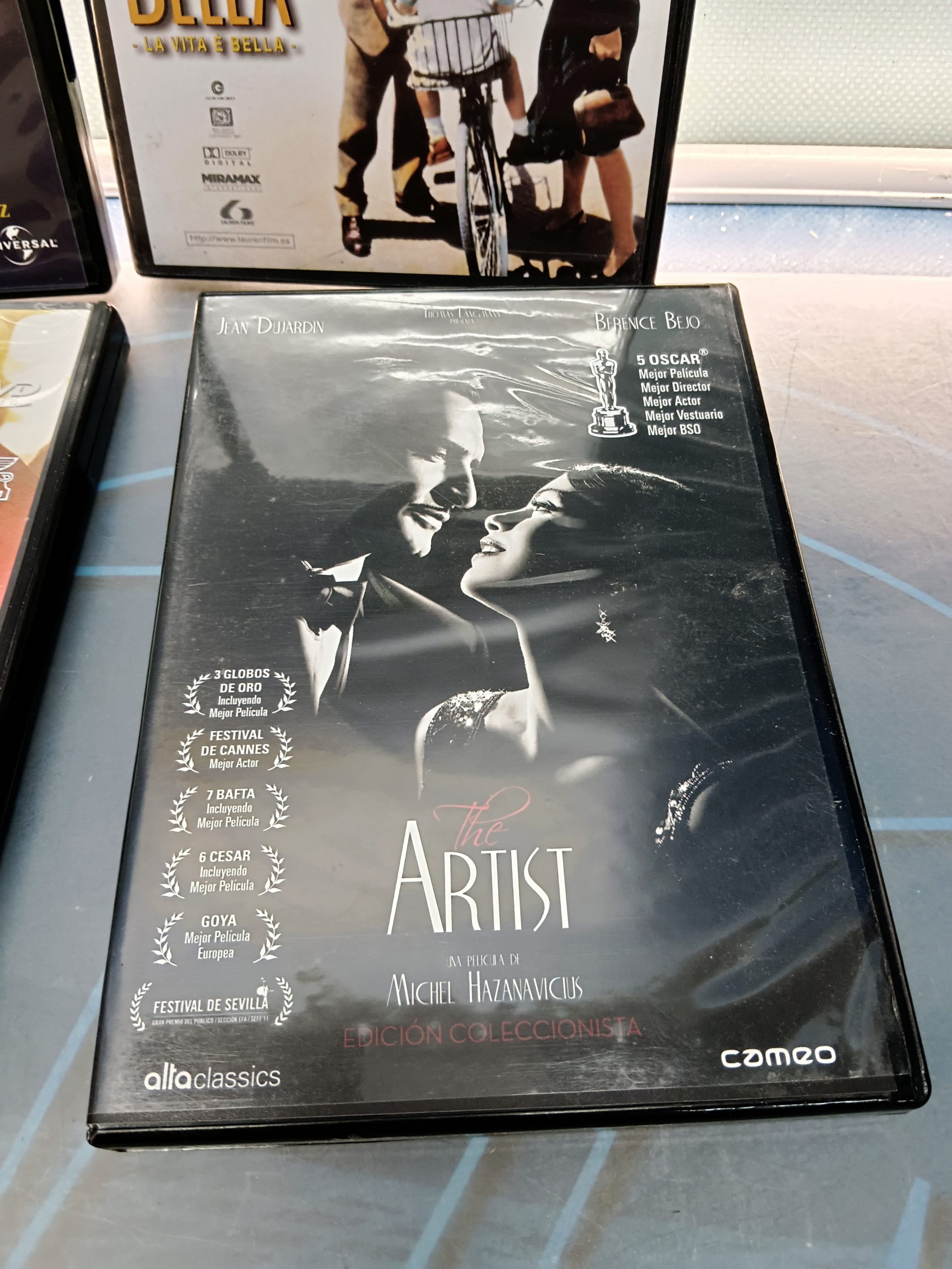 IMG_20241211_151155 DVD 4 películas románticas u optimistas LA VIDA ES BELLA - ARTIST - LA BODA DEL MONZON - SHAKESPEARE IN LOVE - Imagen 5