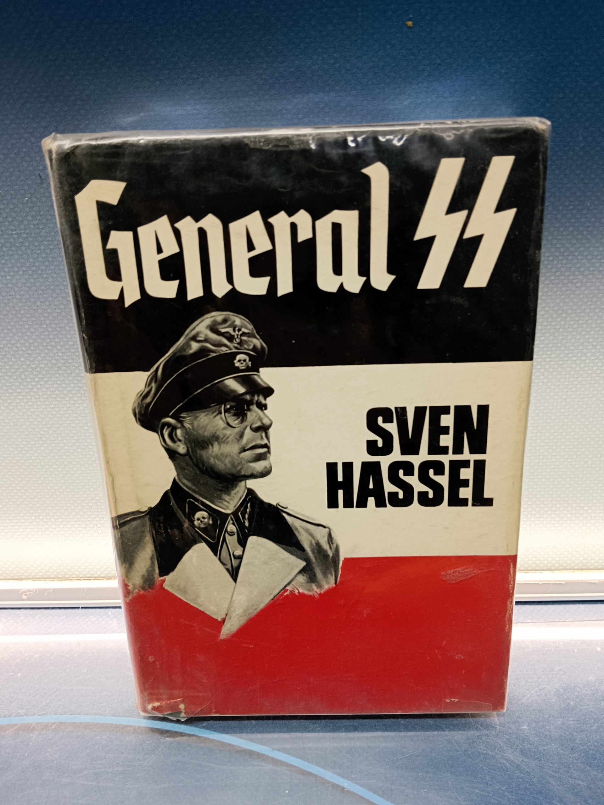 libro, SVEN HASSEL - GENERAL SS -buen estado