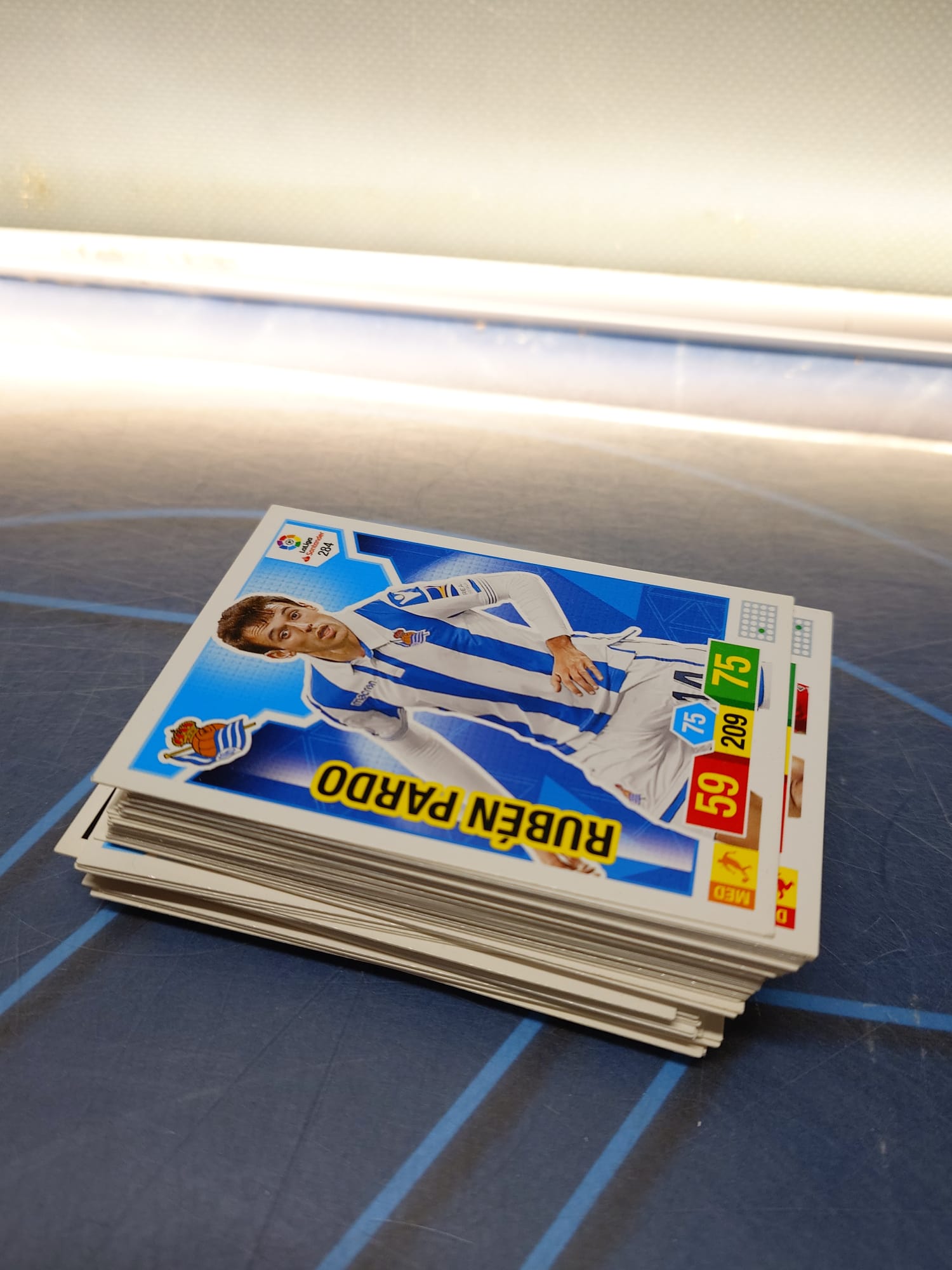 mas de 60 cromos, cartas Adrenalyn , variadas, trading cards, panini , liga 18/19