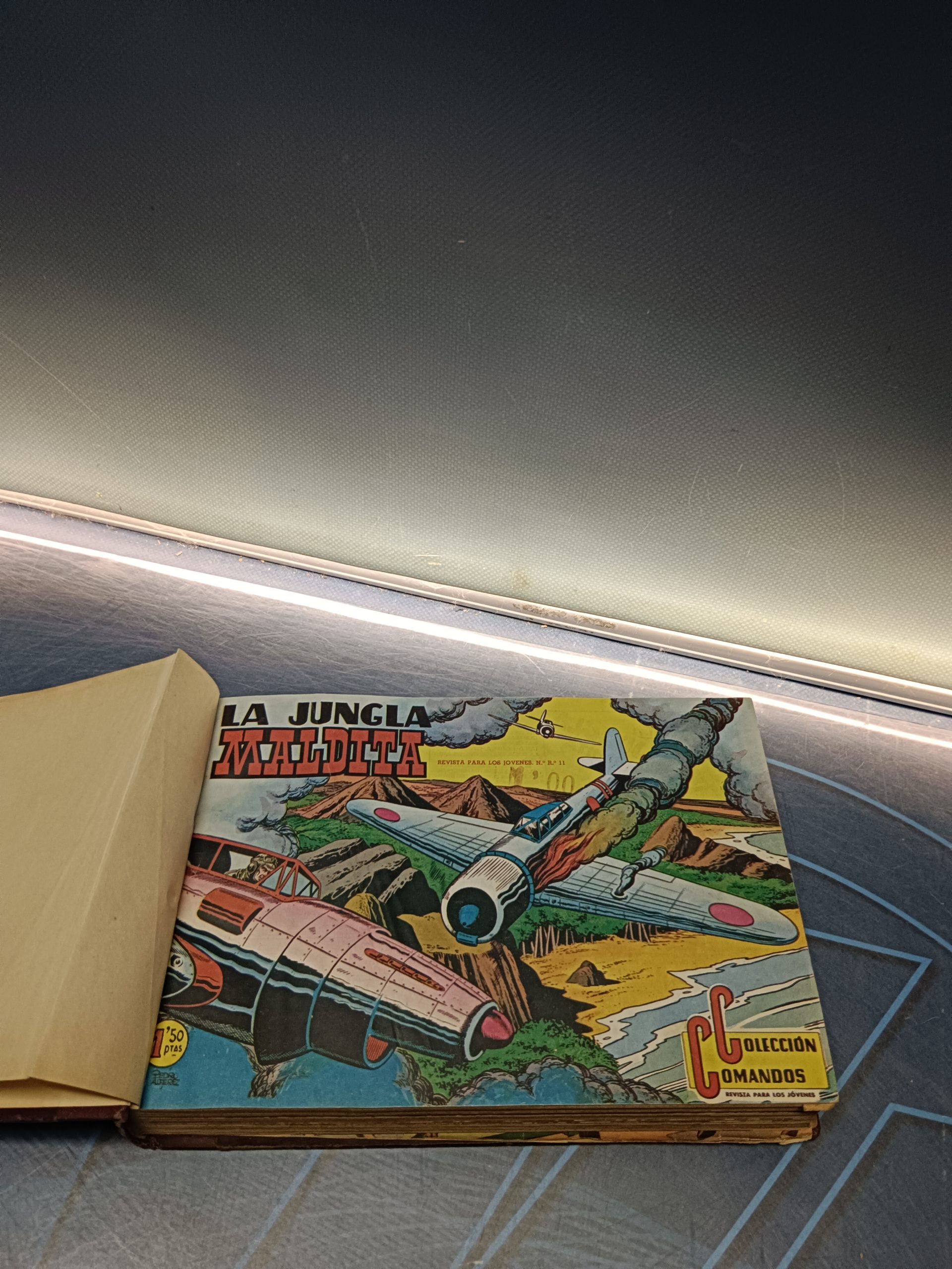 IMG_20250309_194454 tebeo apaisado cómic, COLECCIÓN COMANDOS,  53 NÚMEROS,  ENCUADERNADOS ORIGINAL. EDIT.VALENCIANA 1954 - Imagen 6