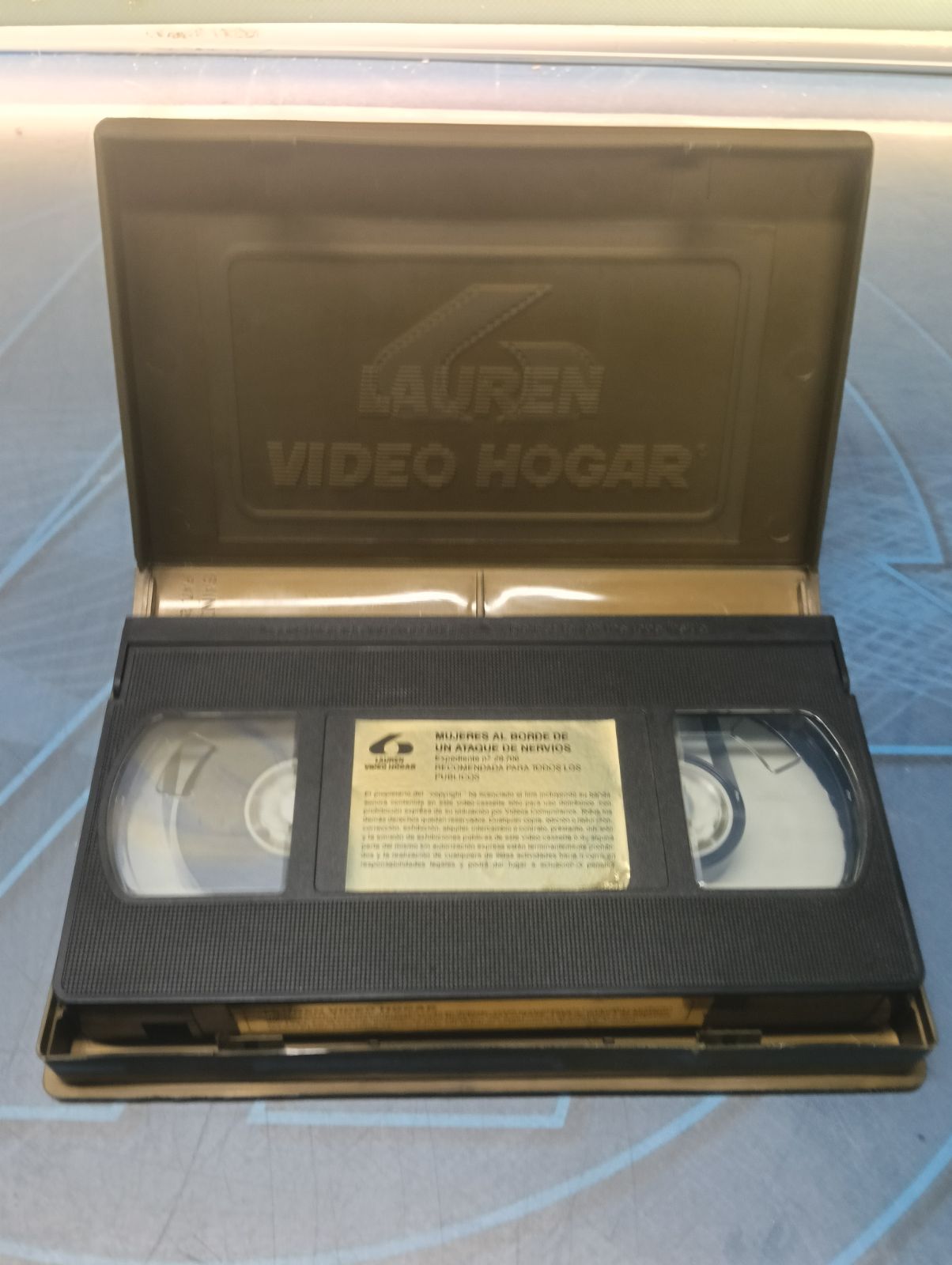 Mujeres al borde de un ataque de nervios - VHS - Imagen 4