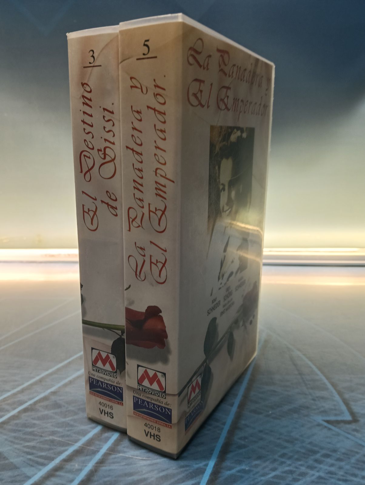"El destino de Sissi" y "La panadera y el emperador" - 2 VHS - Imagen 3