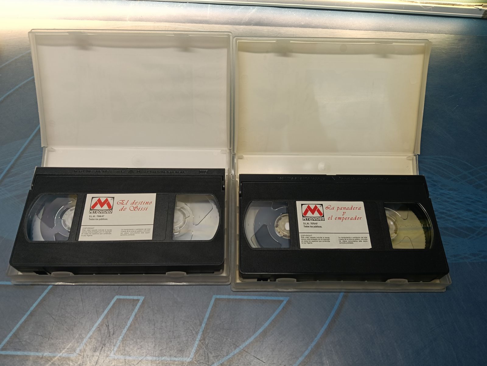 "El destino de Sissi" y "La panadera y el emperador" - 2 VHS - Imagen 4