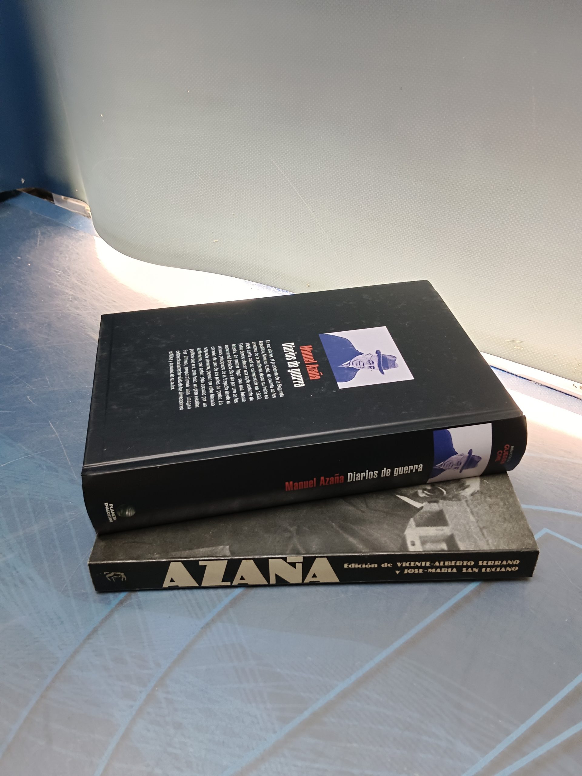 Dos libros, Manuel Azaña. Diarios de guerra + Azaña Edicion de vicente alberto serrano - Imagen 3