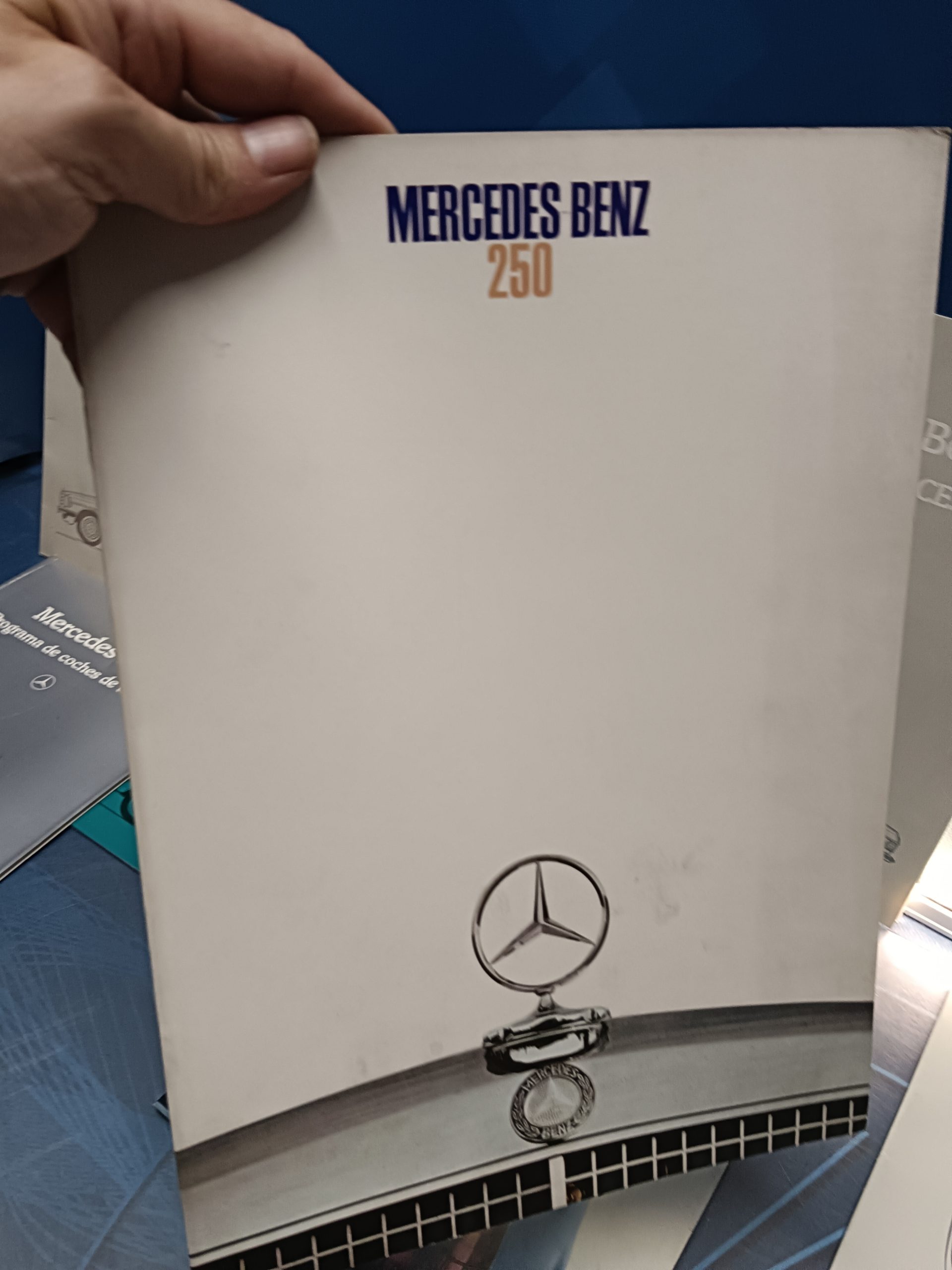 9 REVISTAS catálogos, MERCEDES-BENZ , buen estado 190,200,230,250,240D,300, y mas - Imagen 10
