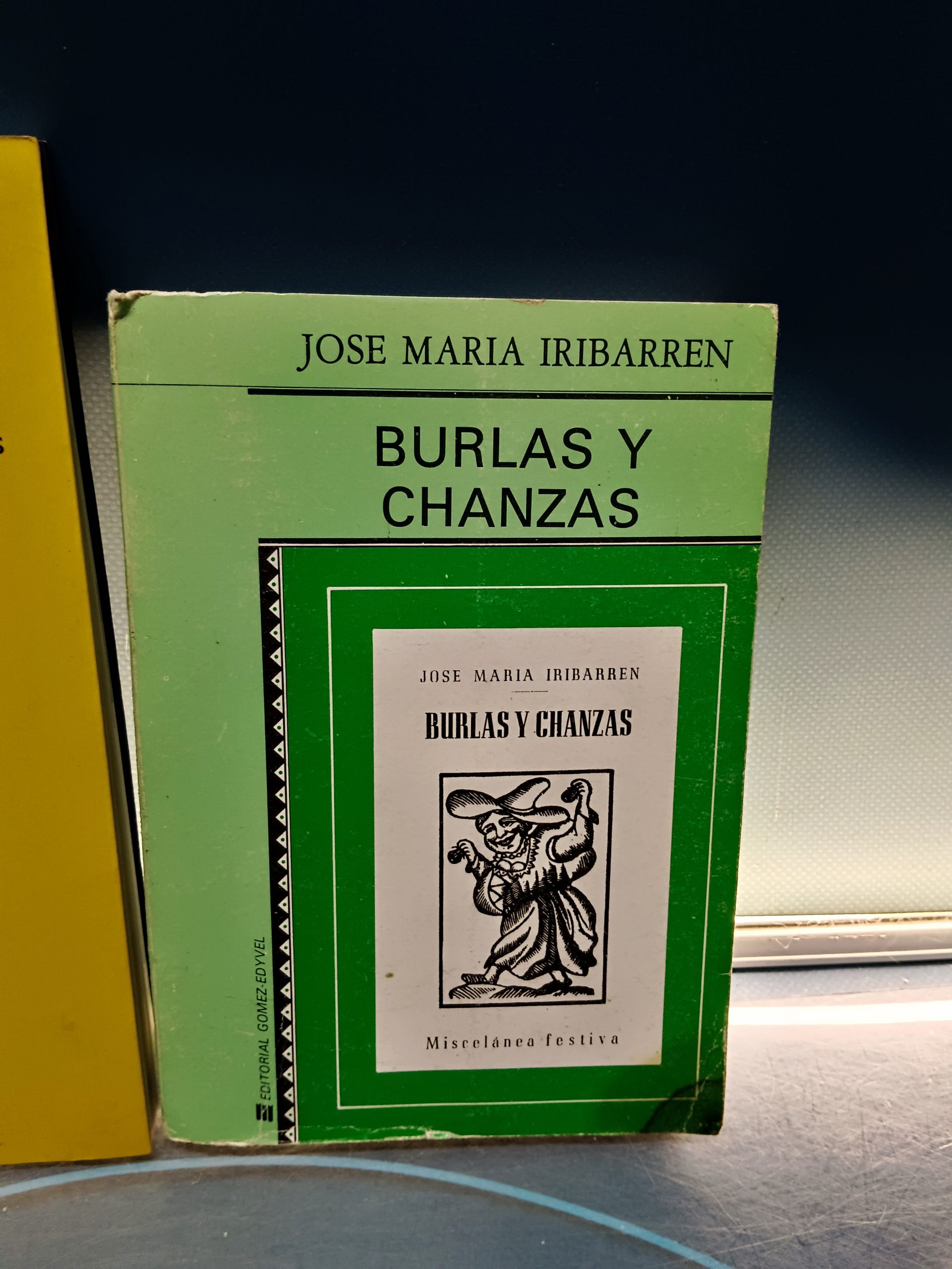 dos libros, BURLAS Y CHANZAS. Miscelanea festiva + ULTREIA - Imagen 6
