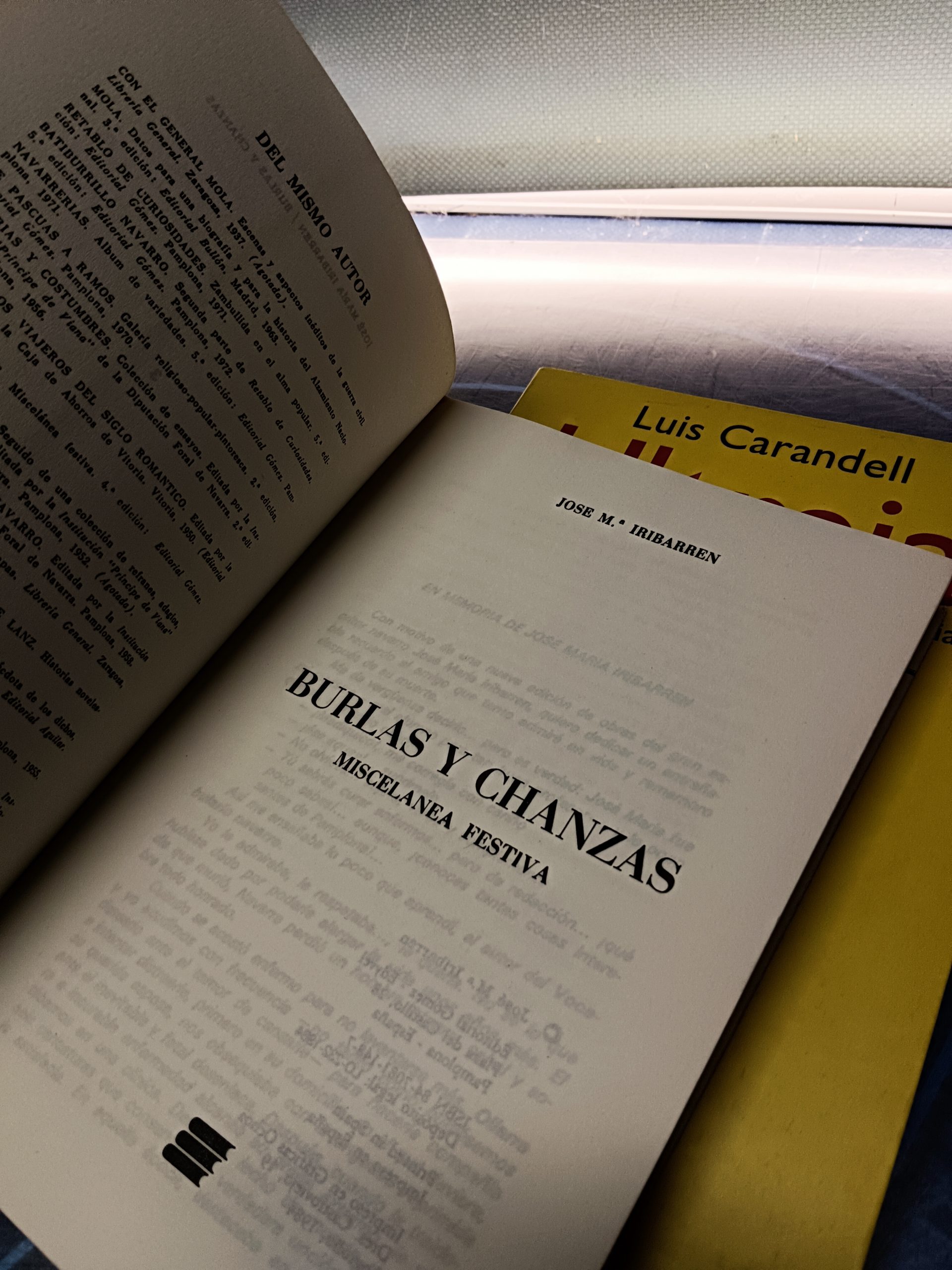 dos libros, BURLAS Y CHANZAS. Miscelanea festiva + ULTREIA - Imagen 4