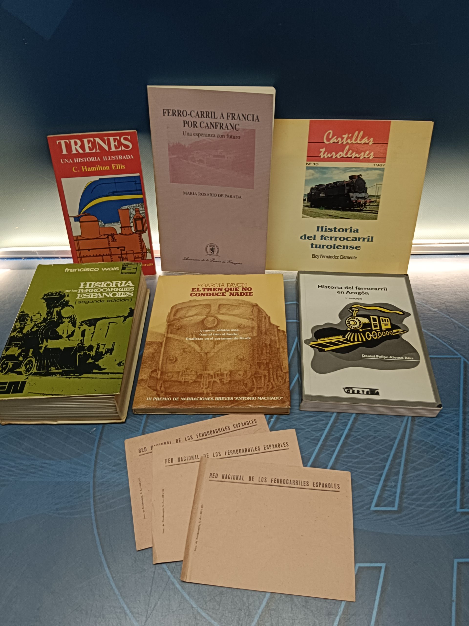 Lote de 6 libros-Historia del ferrocarril y mas