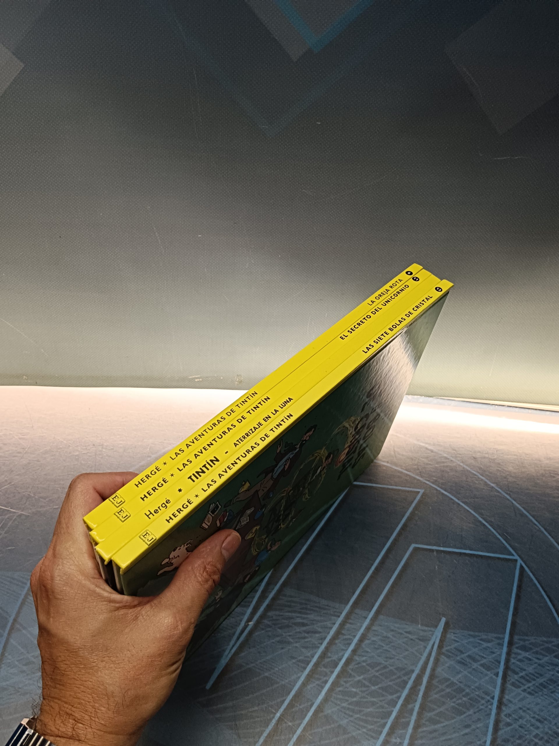 lote 4 cómics TINTIN, editorial juventud - Imagen 4