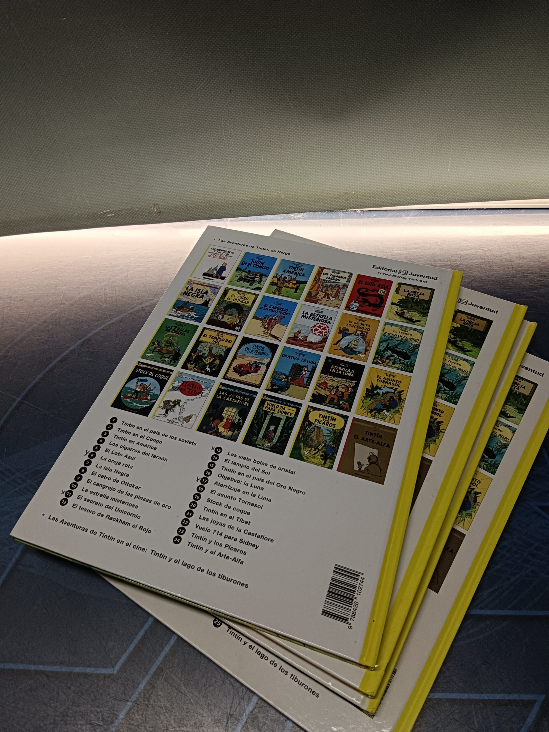 lote 4 cómics TINTIN, editorial juventud - Imagen 3