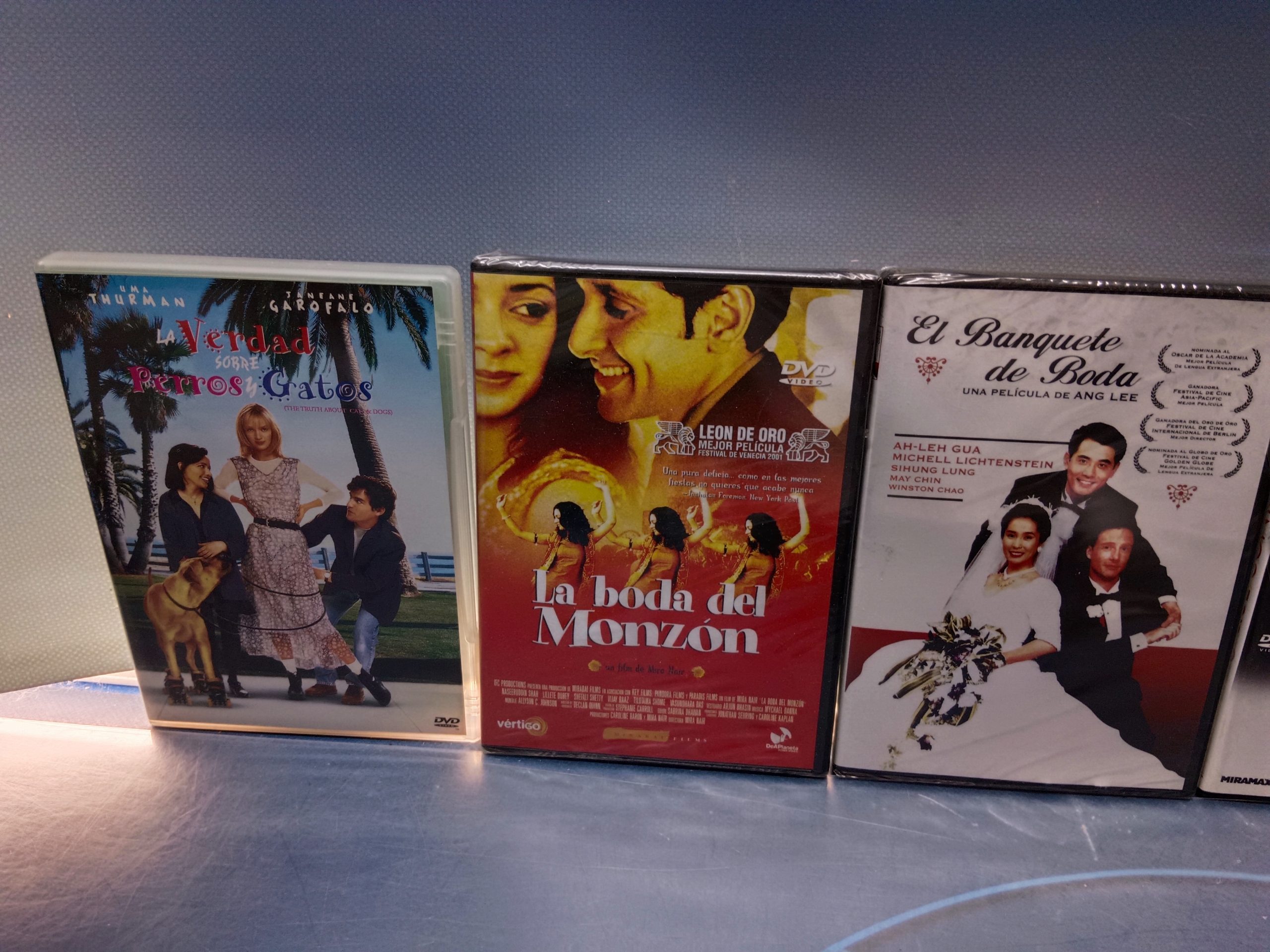 Lote 8 dvds romanticas, Algo que contar, Love actually, abajo el amor y mas - Imagen 3