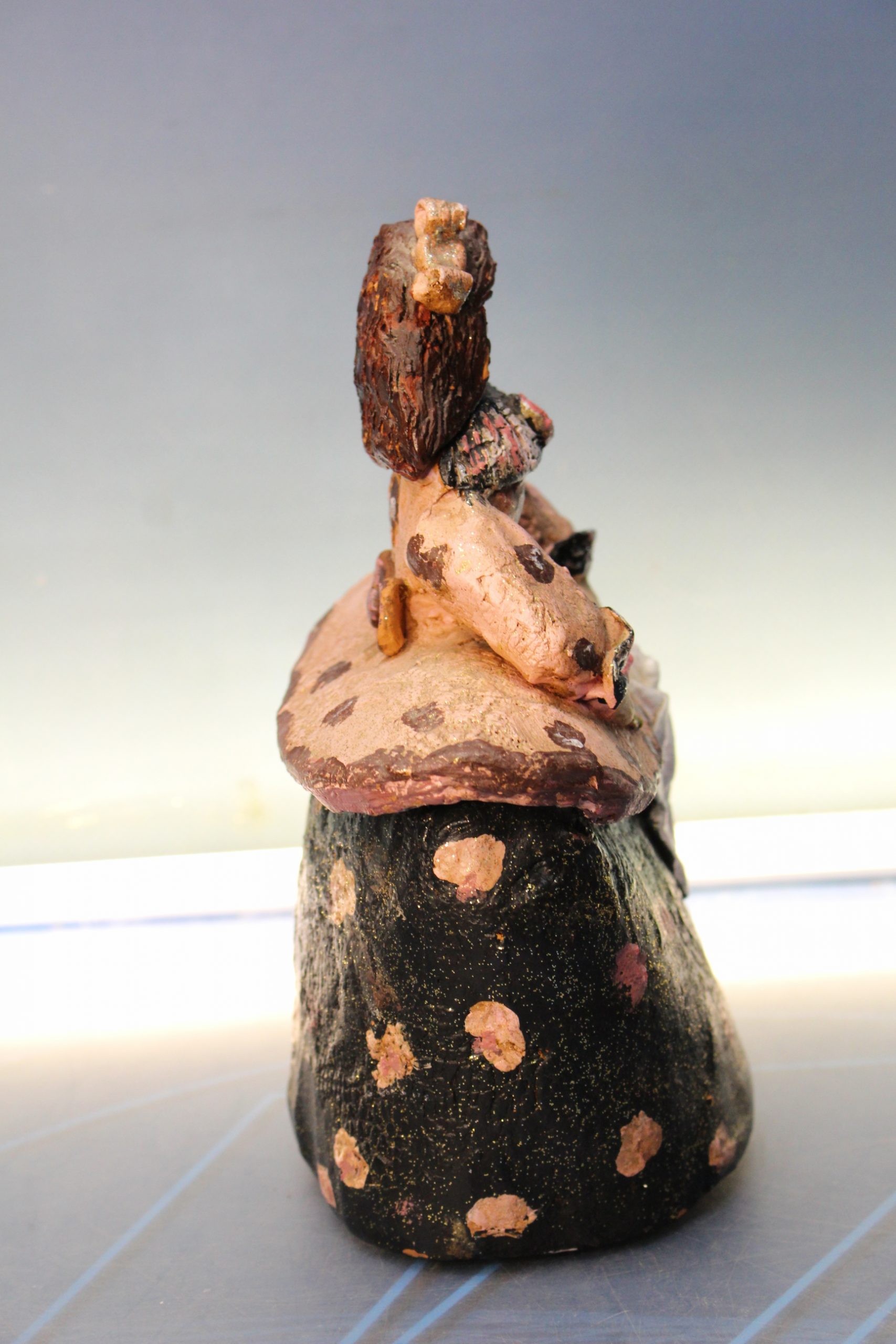 Escultura de cerámica “Menina brillantina”. Pieza única. Sin firma. - Imagen 4