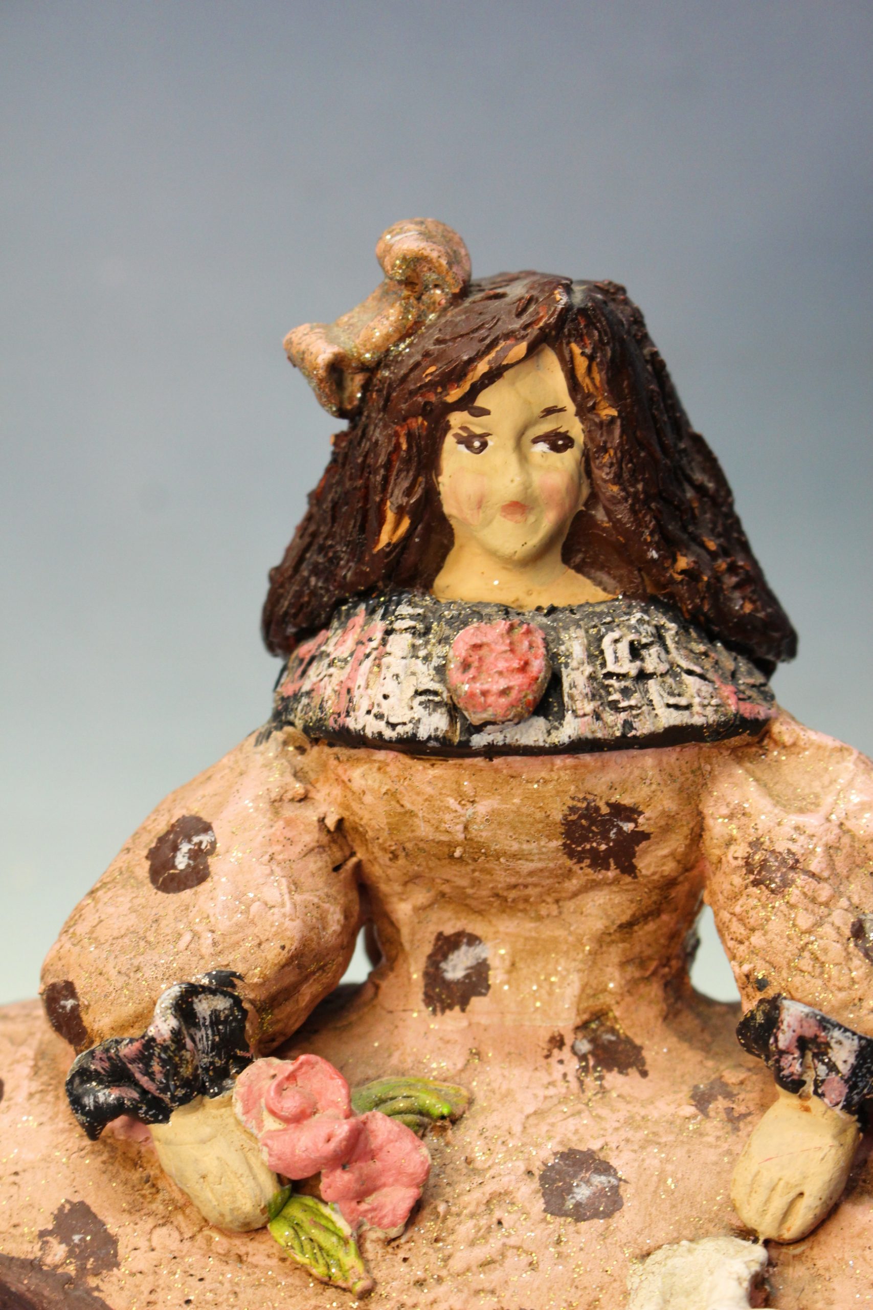 Escultura de cerámica “Menina brillantina”. Pieza única. Sin firma. - Imagen 3
