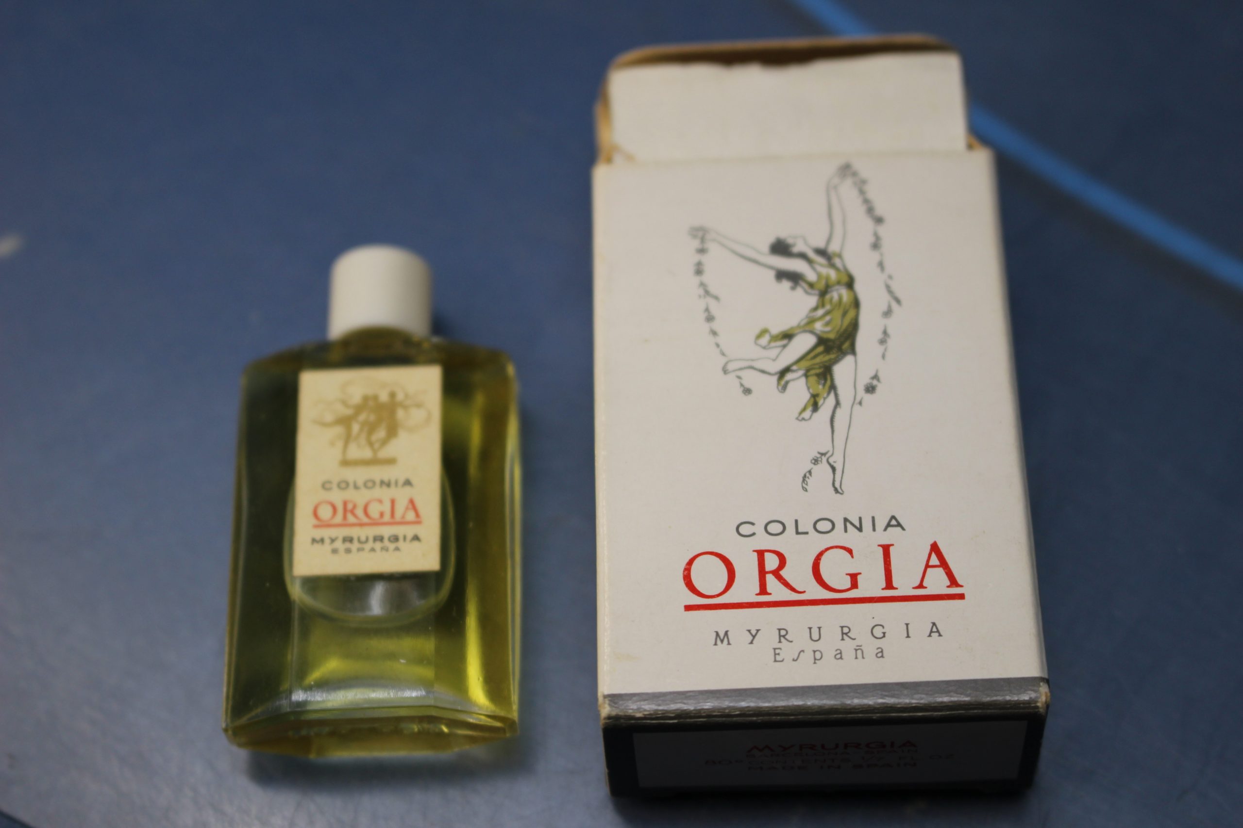 Más de 100 miniaturas de perfume. - Imagen 3
