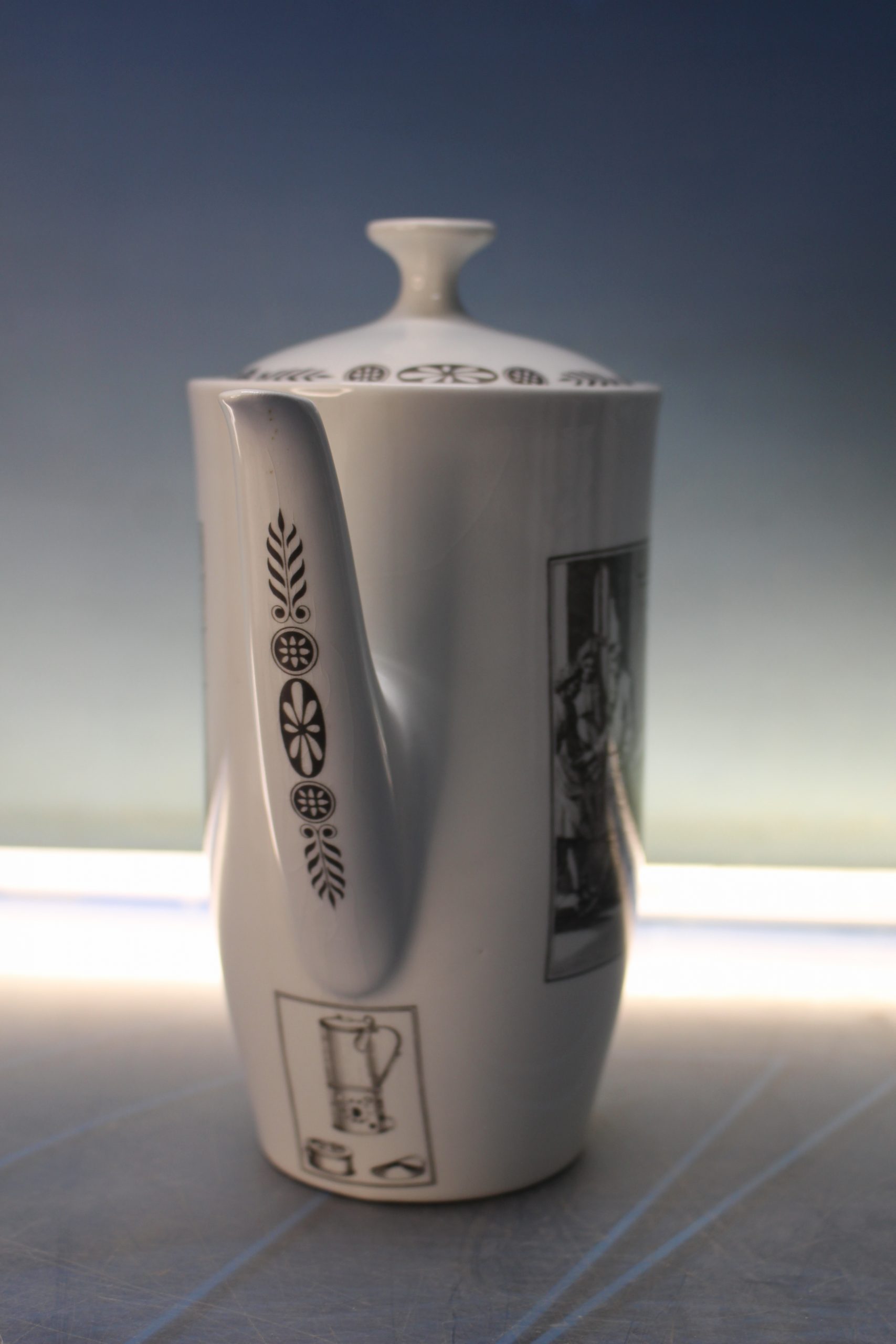 Pontesa. Café Monky. Cafeteras, tazas y platos. 24 piezas. - Imagen 19