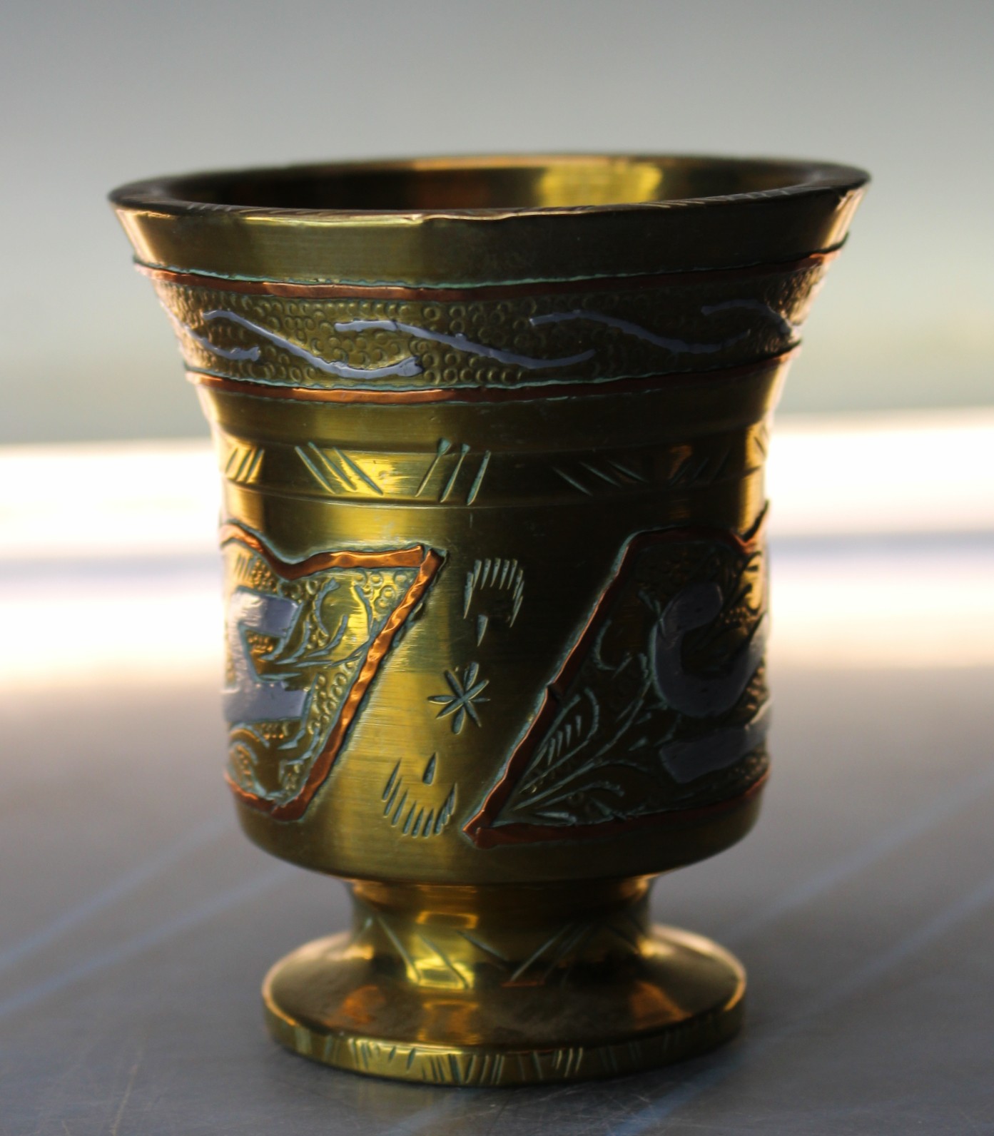 Mortero de bronce con decoración árabe. Sin mazo. - Imagen 6