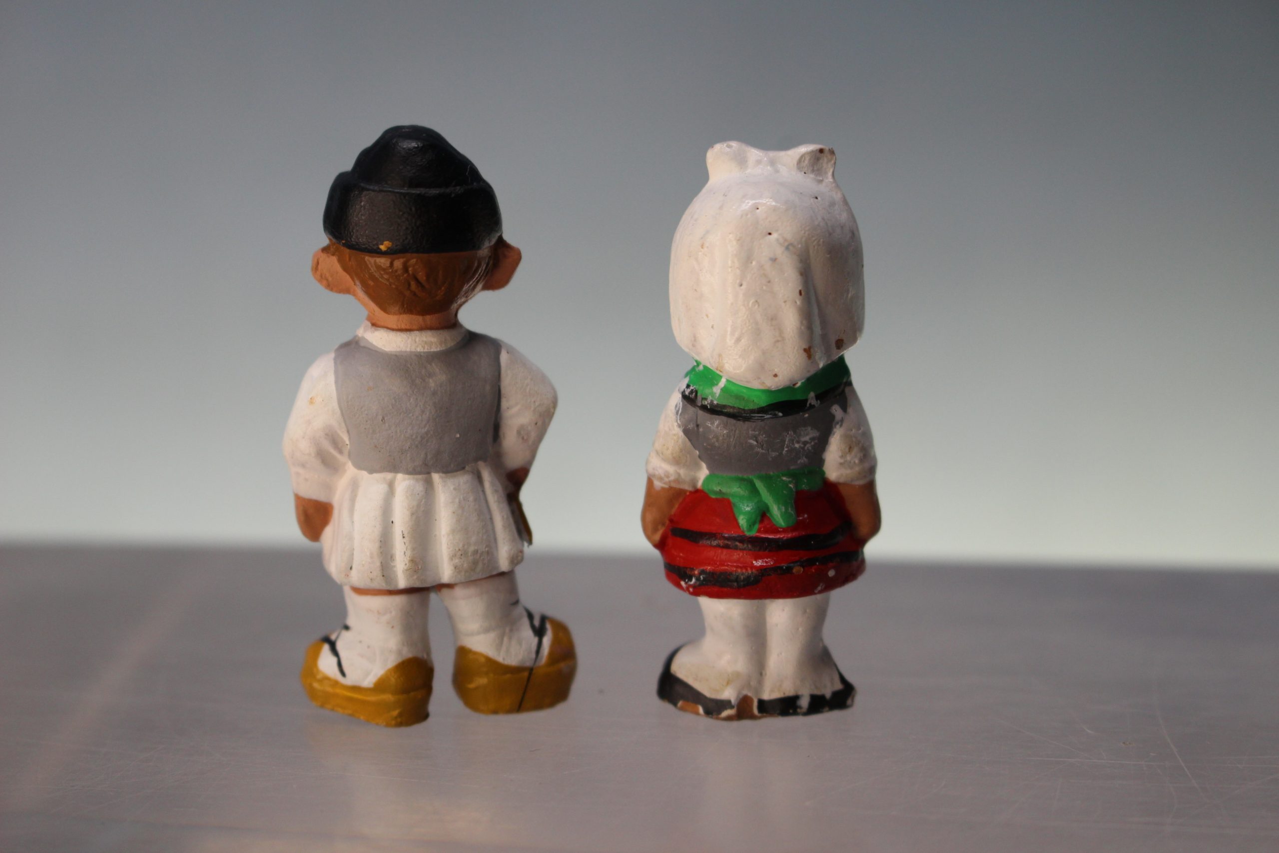 Figuras Alborox. Pareja asturiana, Asturias. - Imagen 2