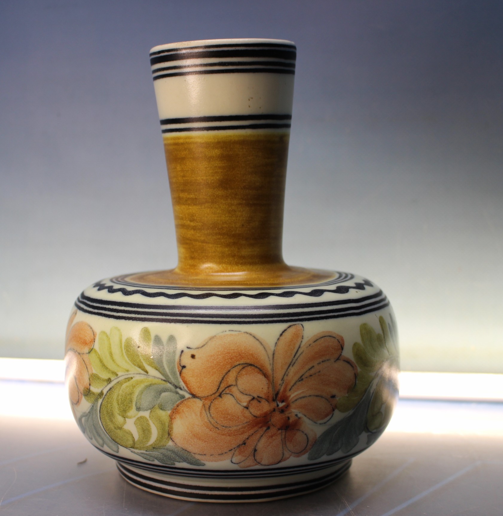 Jarrón cerámica Felanitx, Mallorca. Flores y motivos geométricos. - Imagen 2