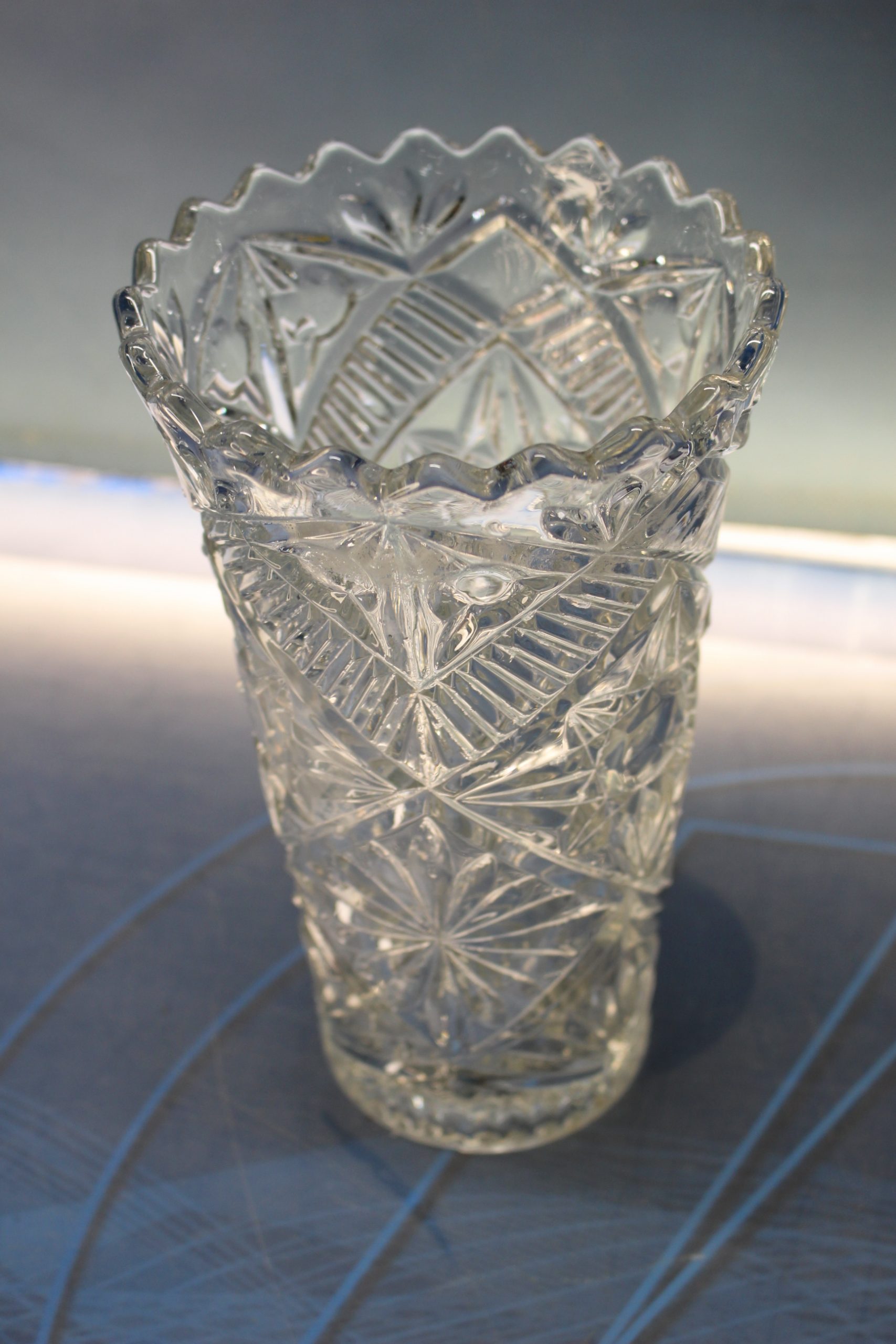 Jarrón de cristal tallado, mediados s.XX. - Imagen 5