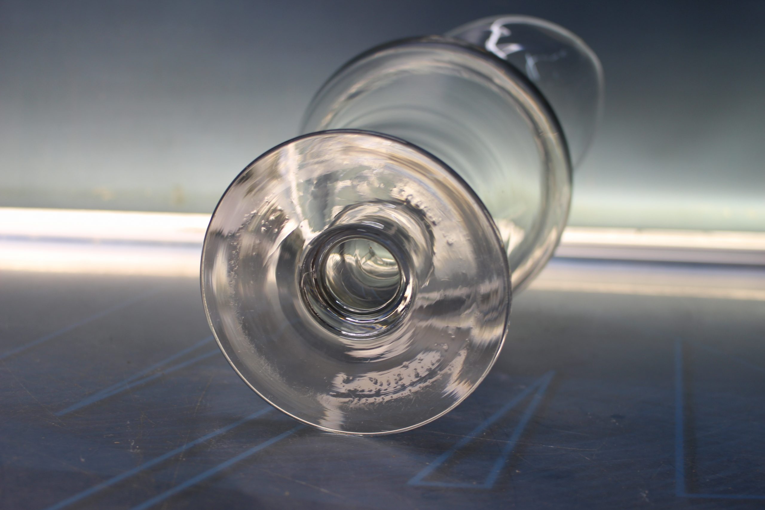 Jarra de cristal estilo clásico. - Imagen 3