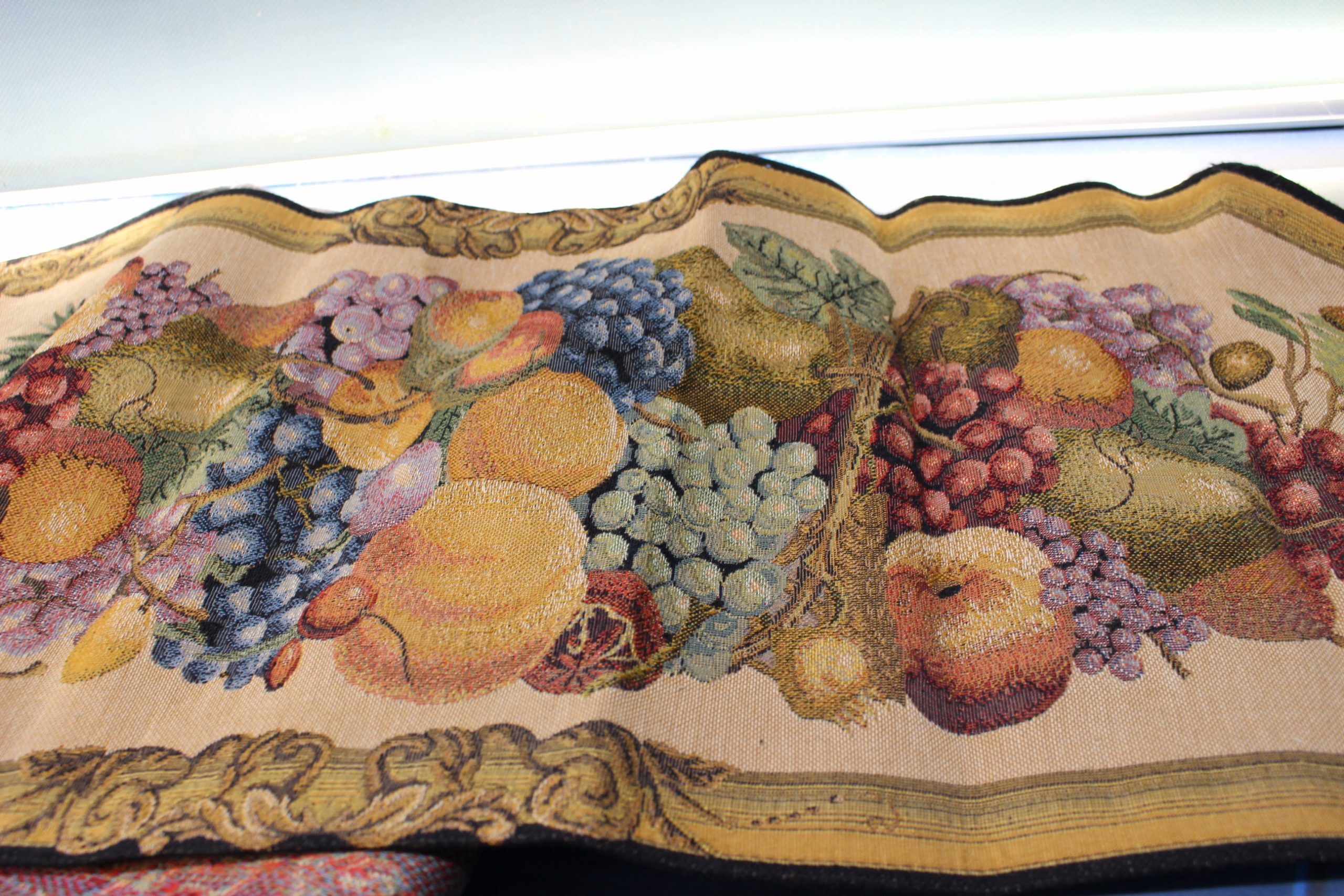 Tapete, camino de mesa espolinado. Frutas, Bélgica. - Imagen 3