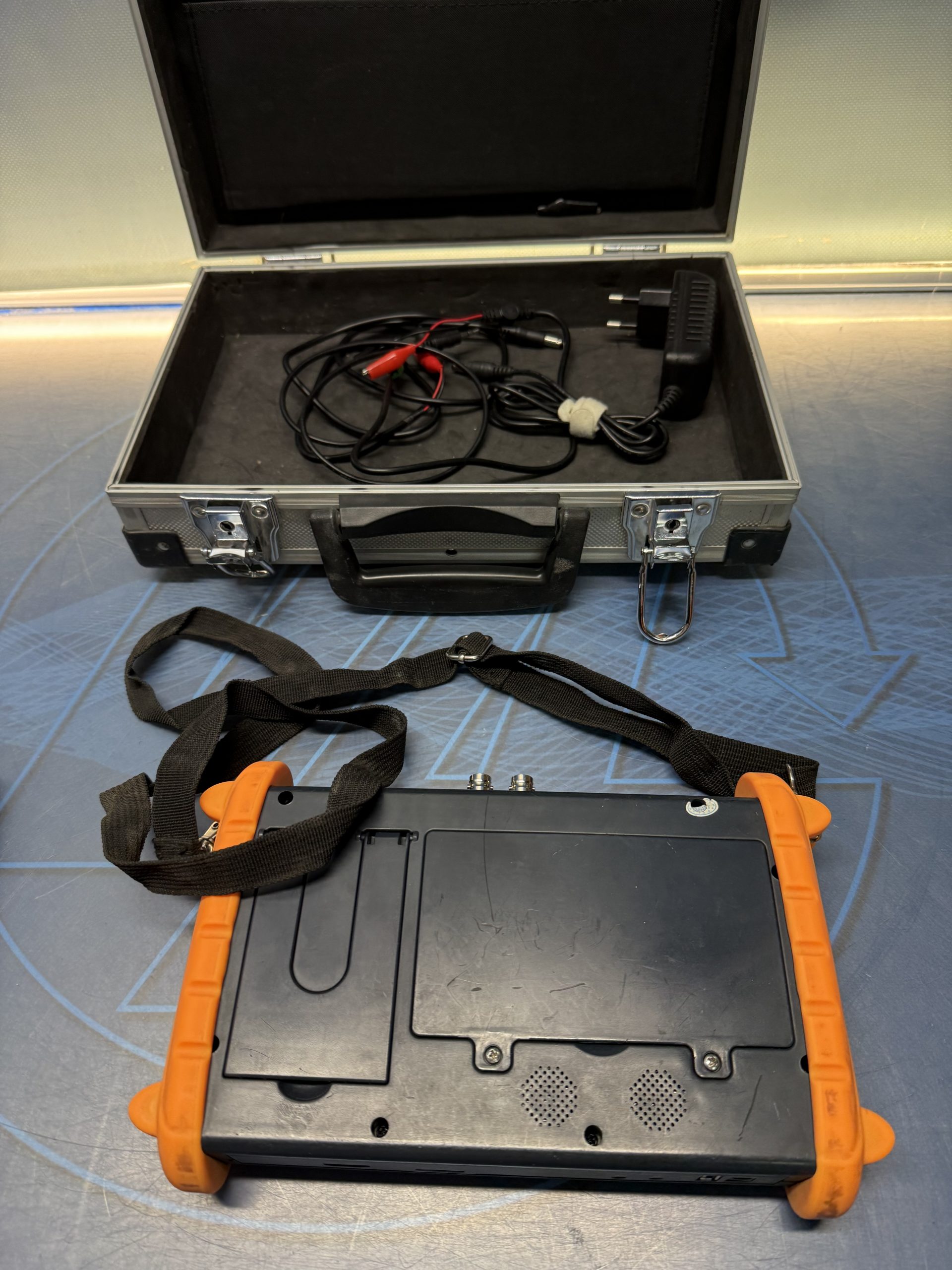 Image_20251002_093653_451 Maletín Tester Monitor, IPC tester, 9600ST 12V 7″ - Imagen 7