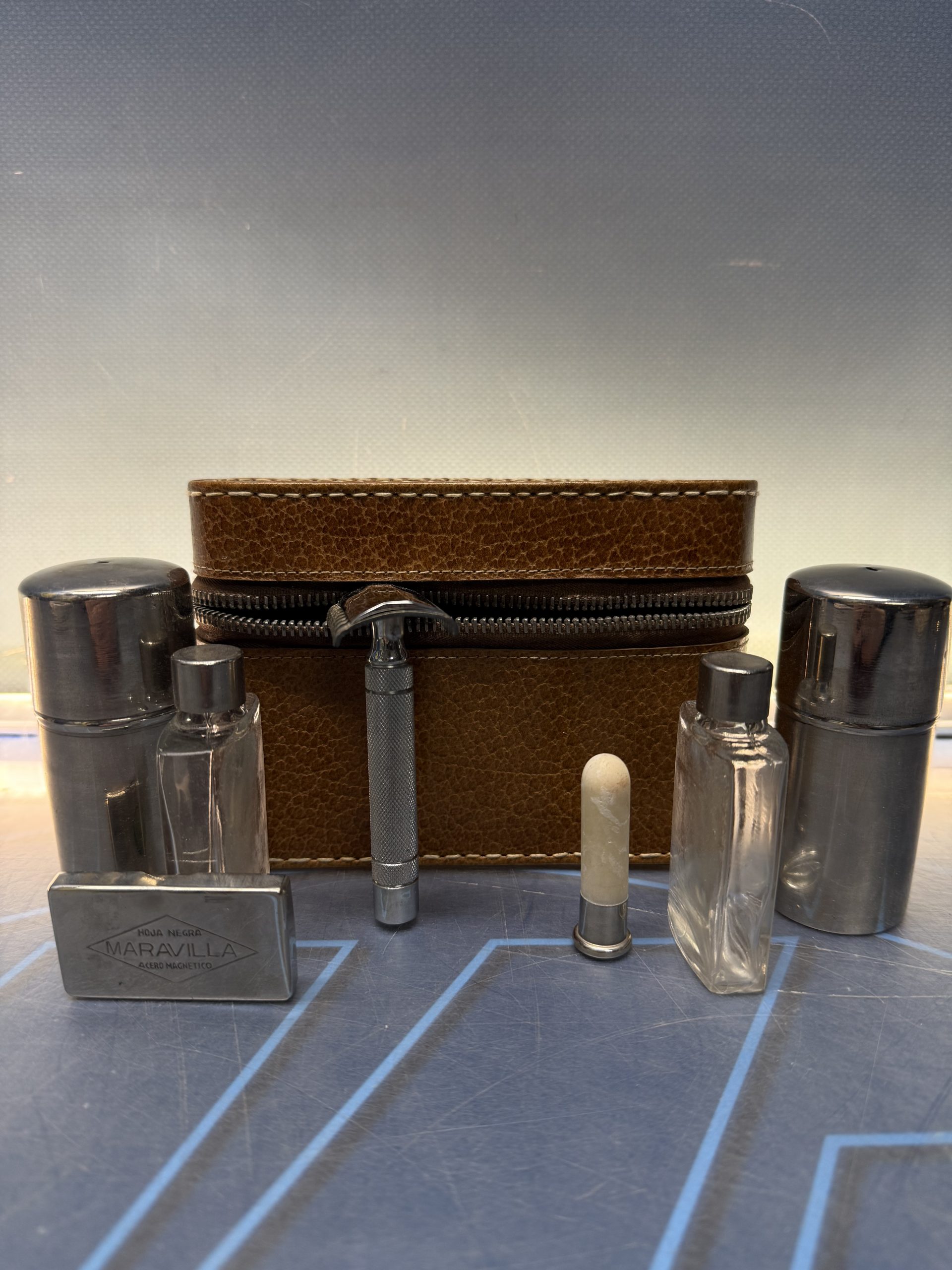 Kit de afeitado antiguo