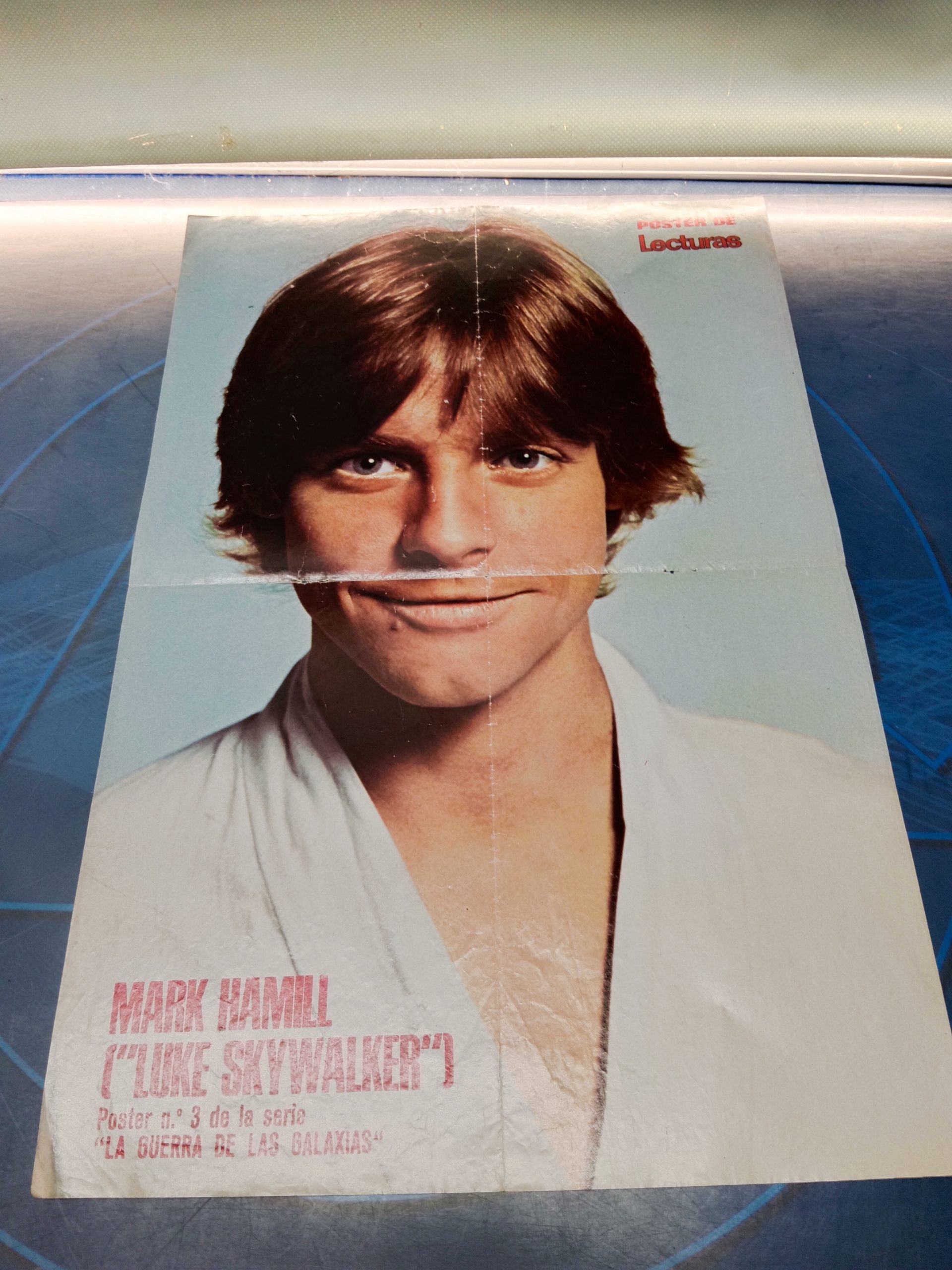 Poster de la revista lecturas 47x31,5 cm. Star Wars. Luke Skywalker. Revista Lecturas. Año 1977 La guerra de las galaxias