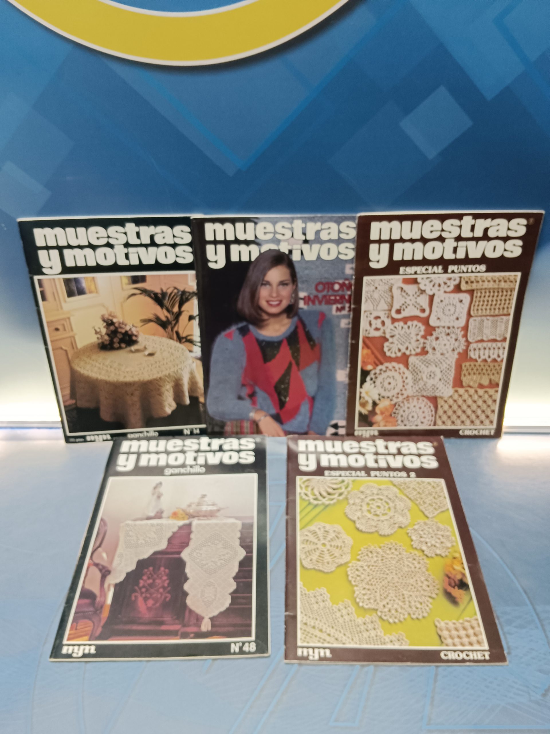 5 REVISTAS, MUESTRAS Y MOTIVOS CROCHET. ESPECIAL PUNTOS. 1 Y 2 Y 3 NUMEROS-GANCHILLO. GRAPA.