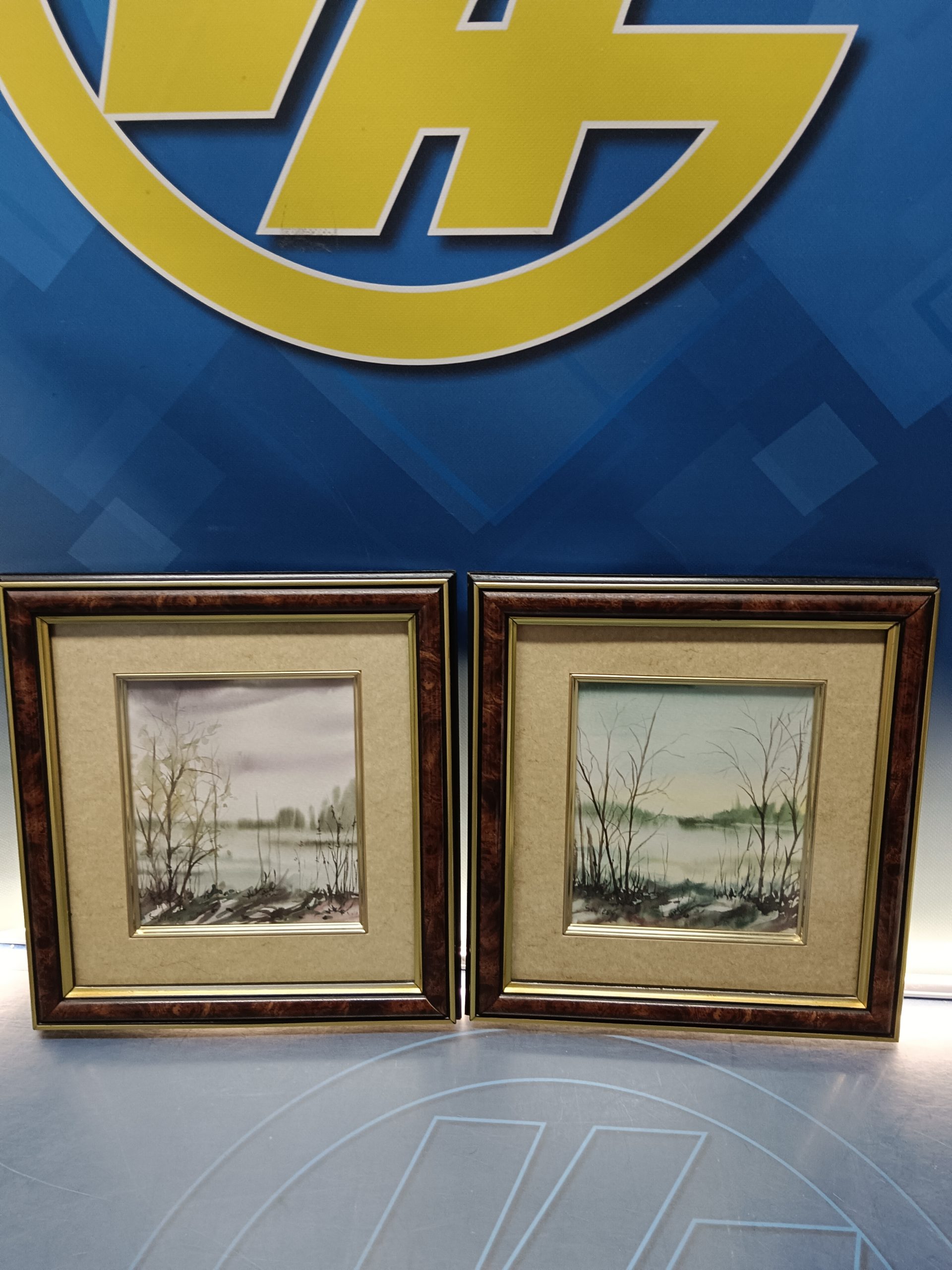 Dos cuadros decorativos paisajes otoñales 32x31x4cm