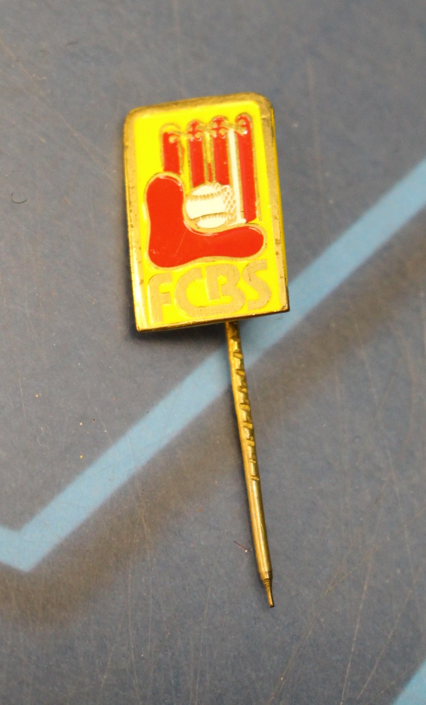 Pin, insignia FCBS. Federación Catalana de Béisbol. Años 60 ó 70.