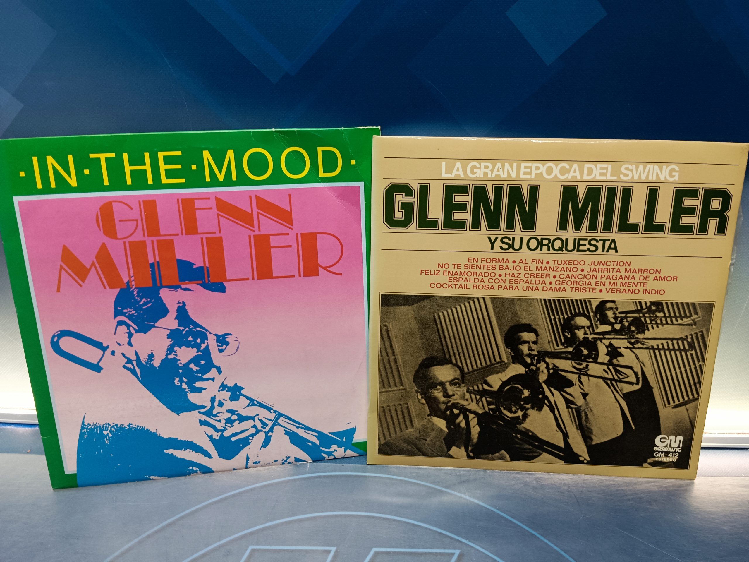 Dos Discos LPs Glenn Miller y su orquesta + in the mood, buen estado