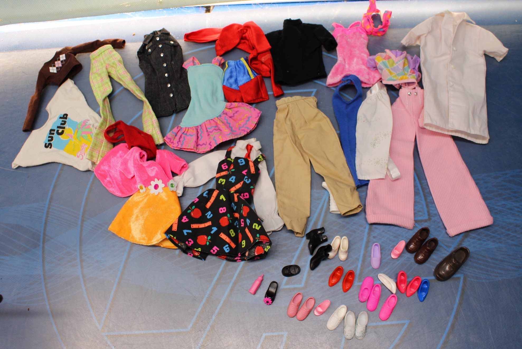 Ropa de Barbie, Mattel años 90. Fashion Avenue, Profesora...